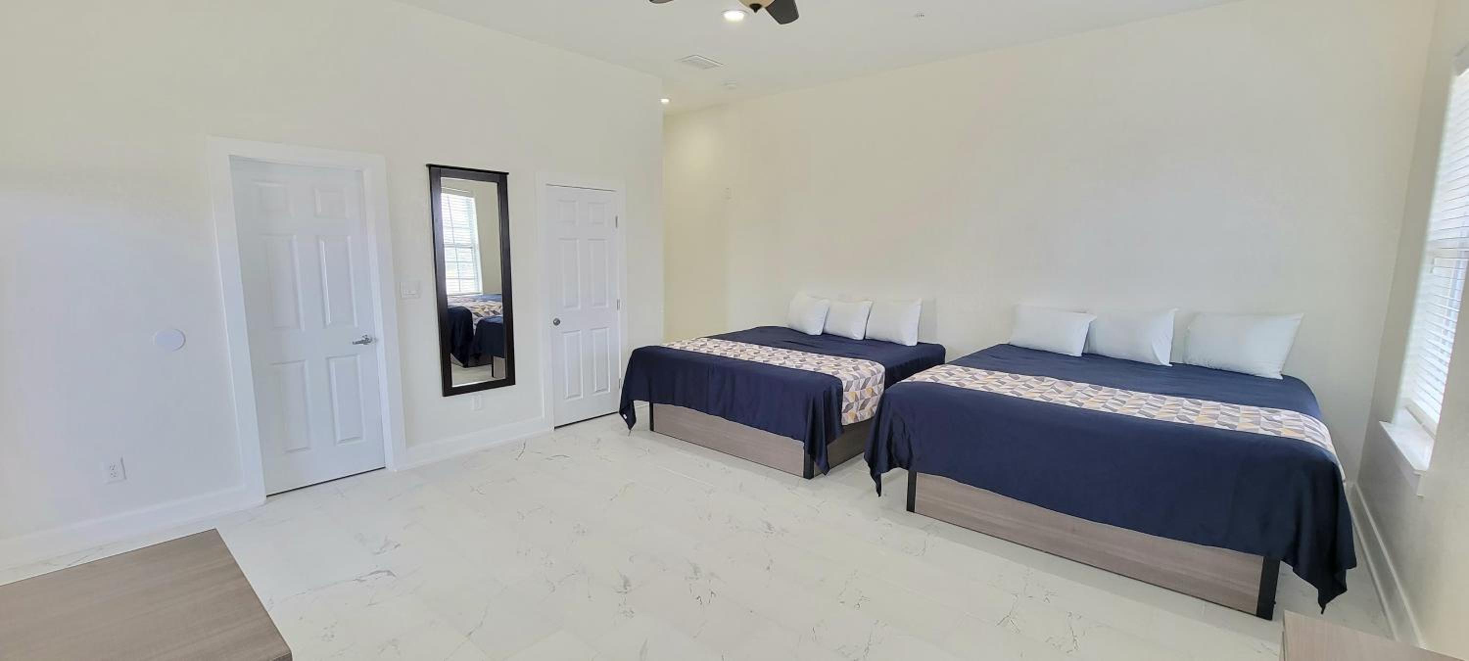 Luxury Double King Family Room photo 1