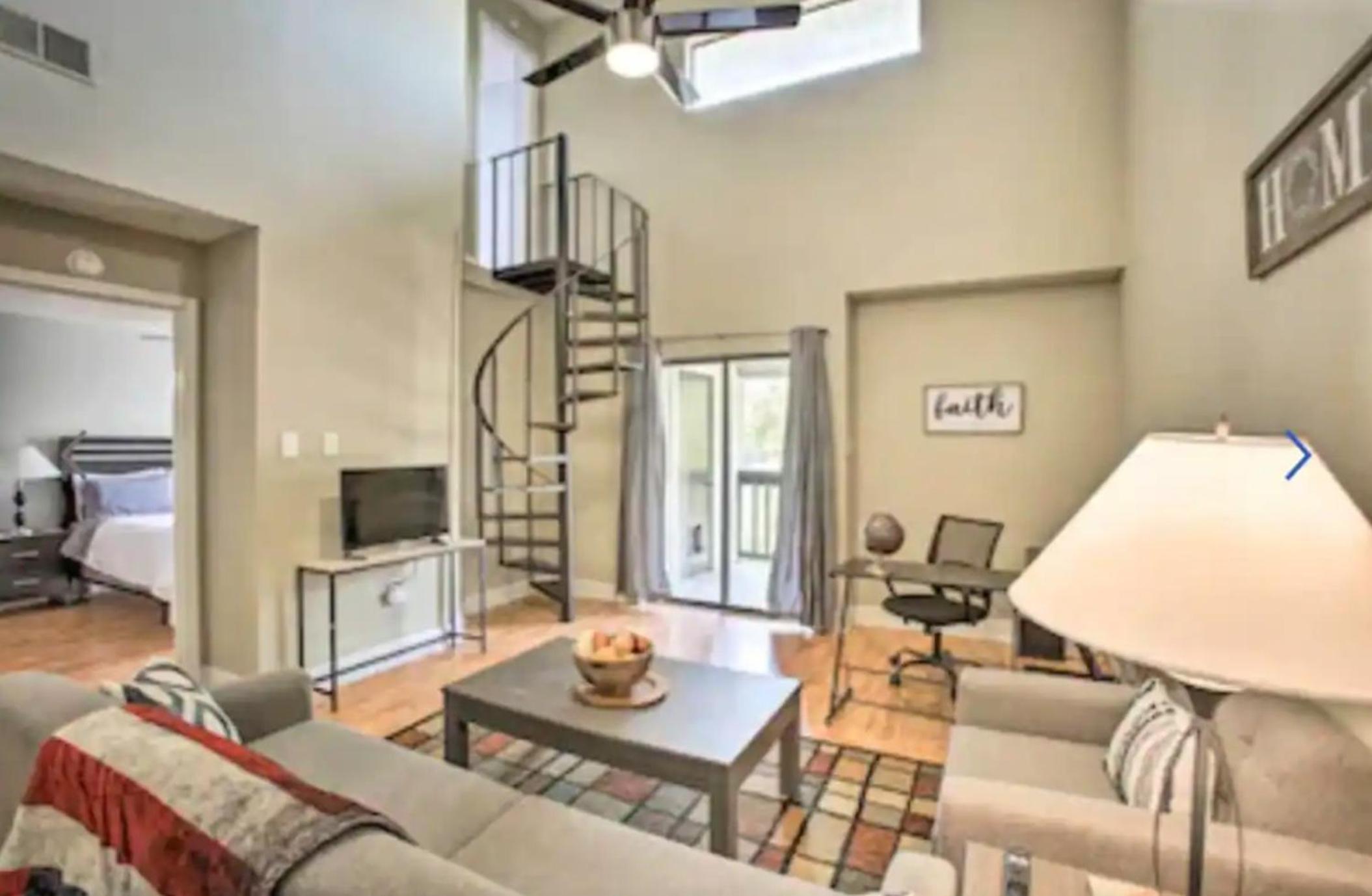 Three-Bedroom Apartment photo 1