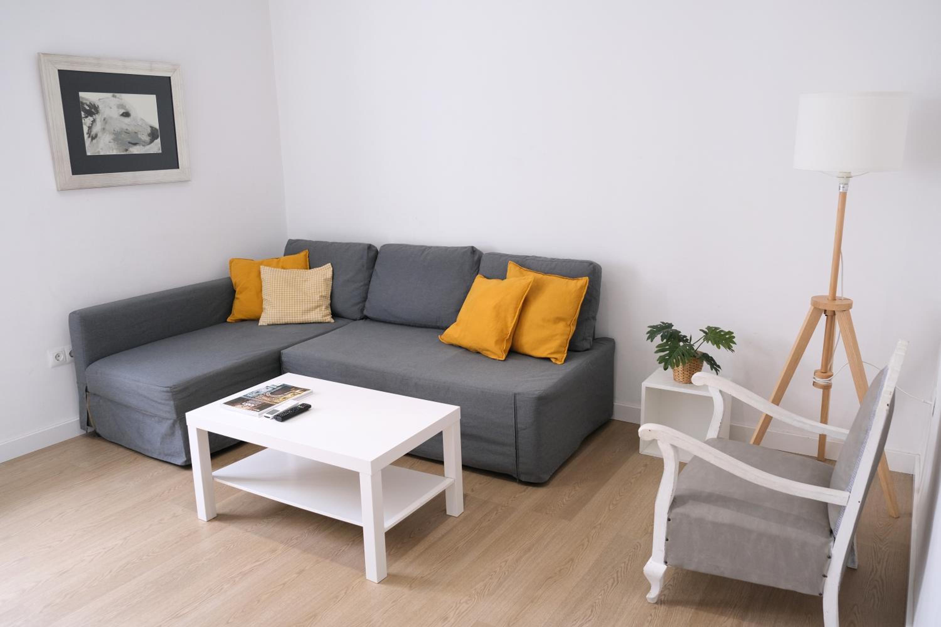 Two-Bedroom Apartment - Photo 3