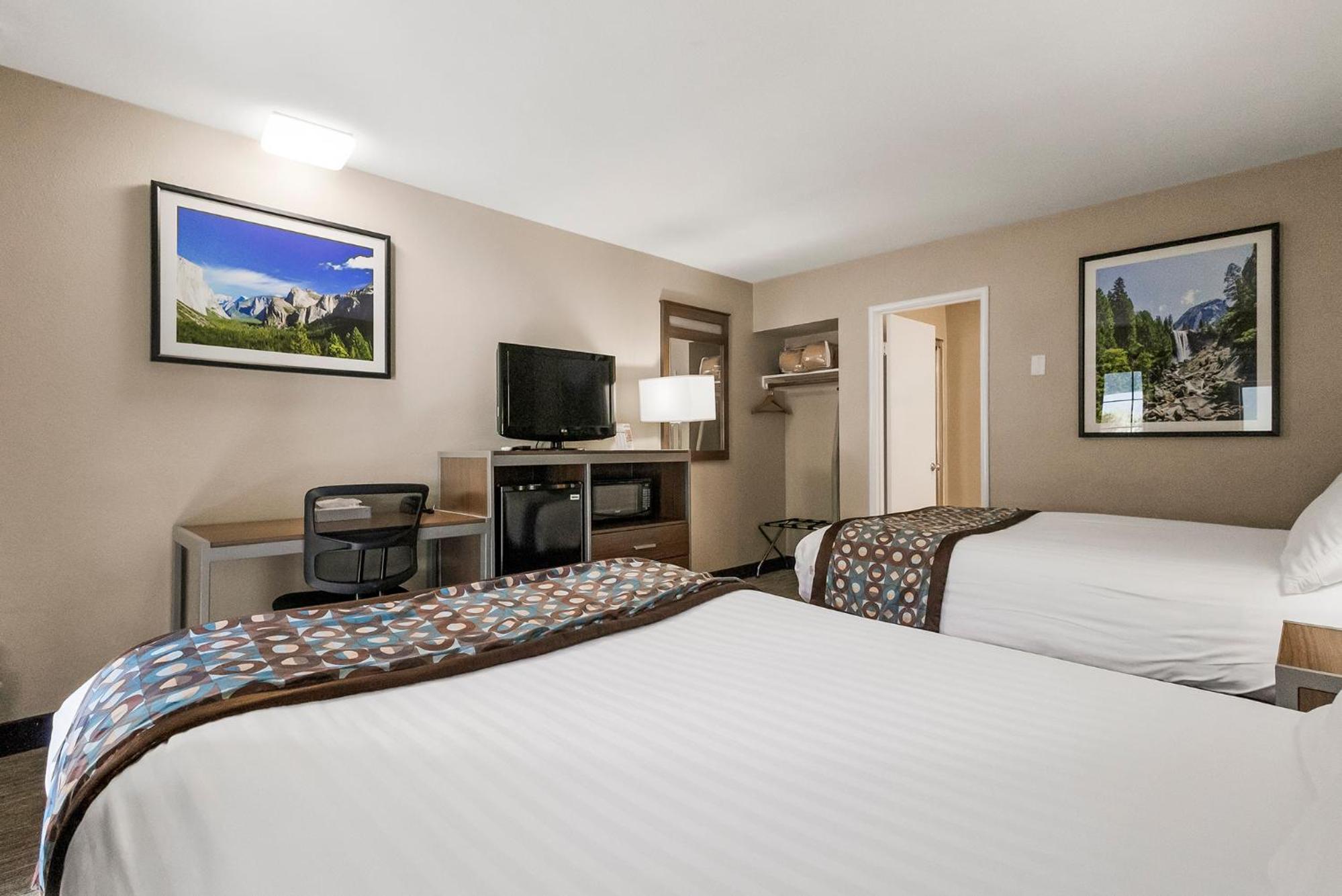 Double Room with Two Double Beds - Photo 8