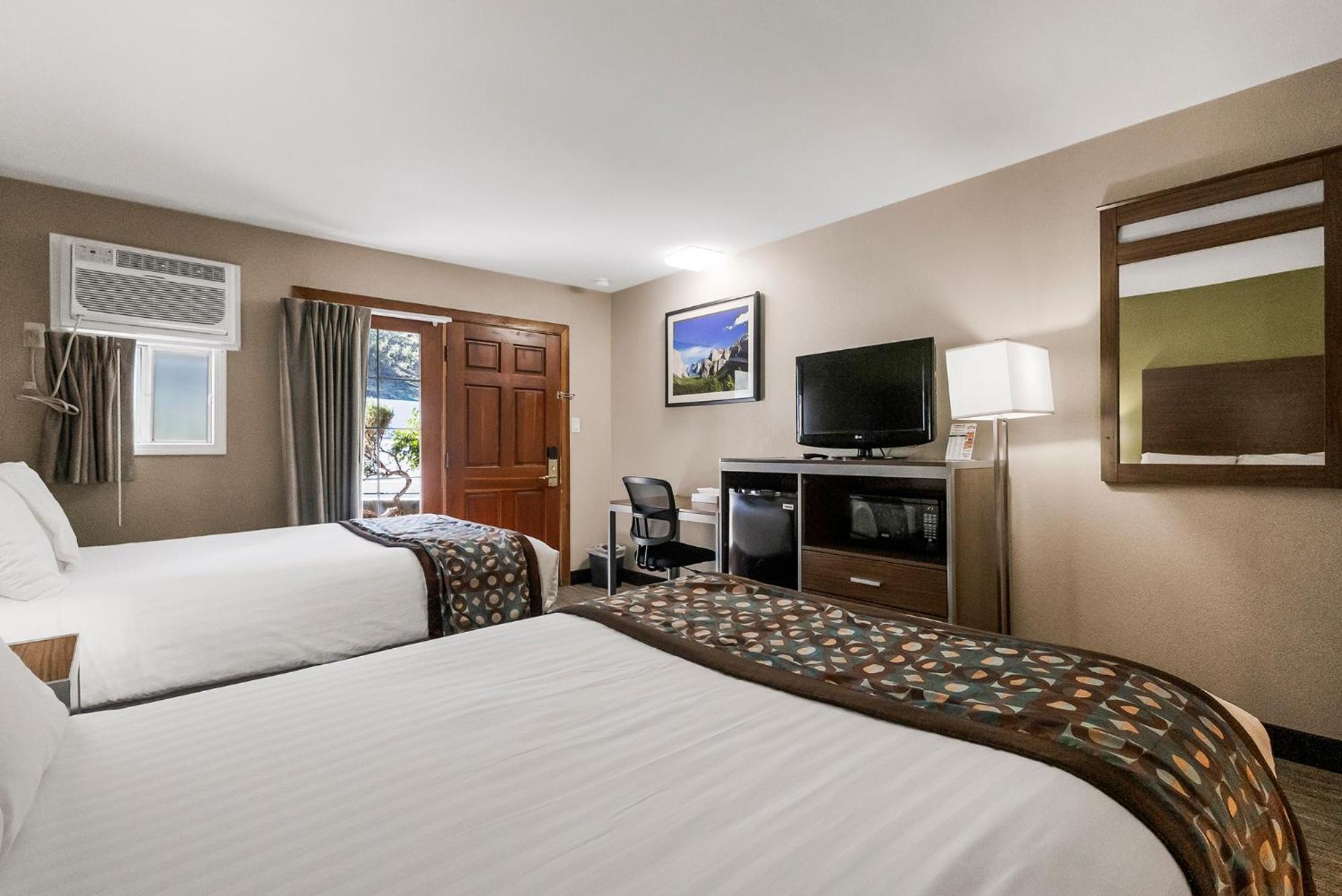 Double Room with Two Double Beds - Photo 5