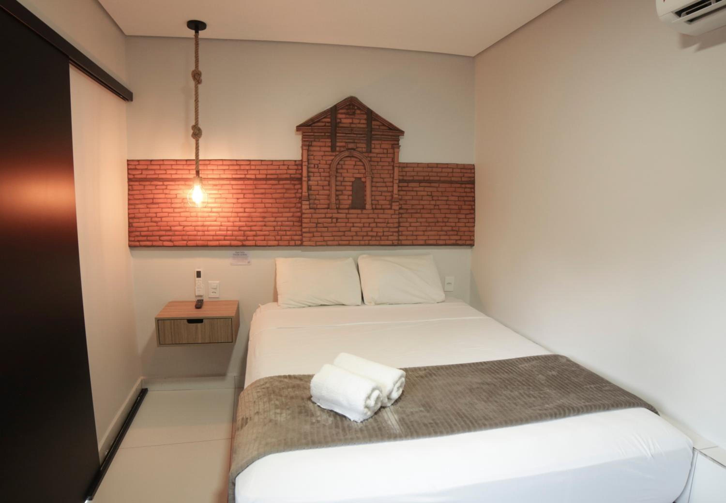 Deluxe Queen Suite