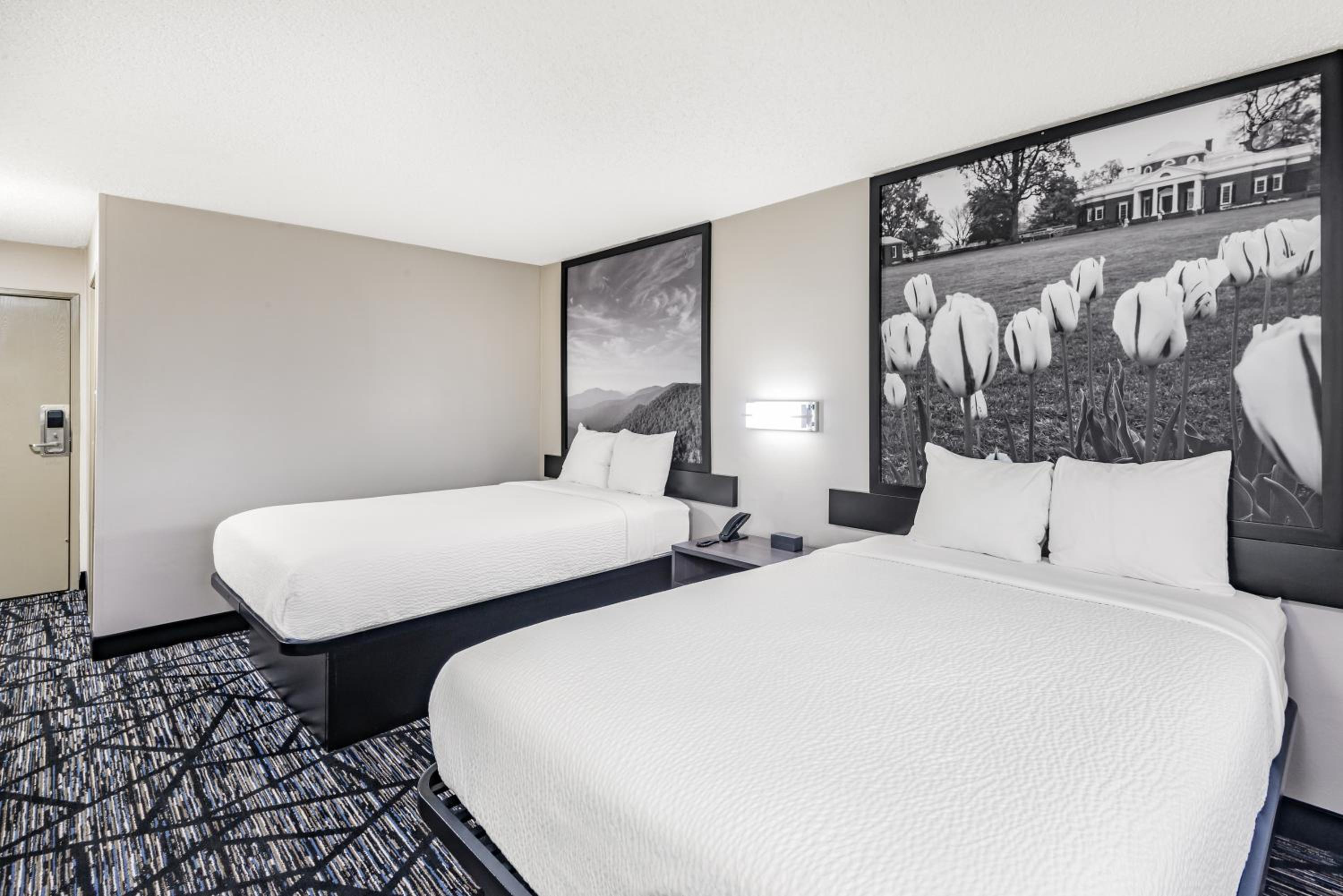 Double Room with Two Double Beds - Non-Smoking - Photo 6