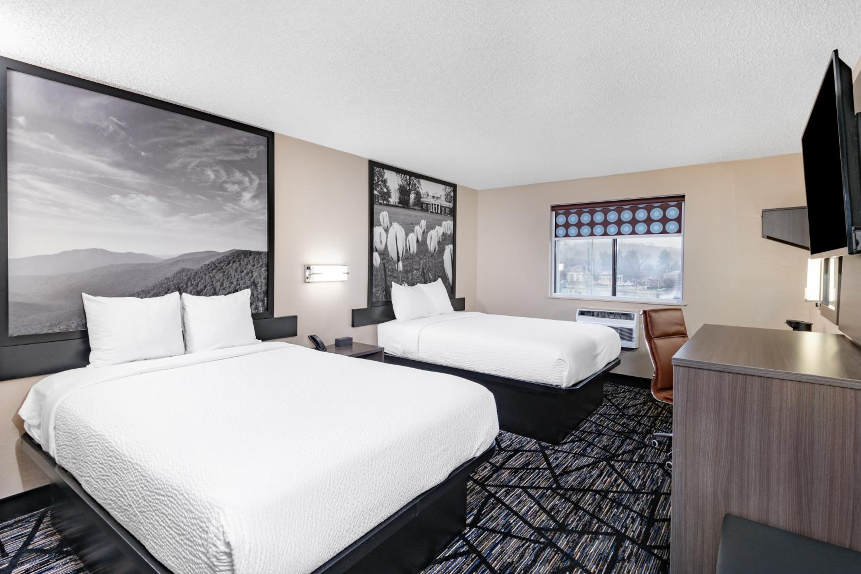 Double Room with Two Double Beds - Non-Smoking - Photo 3