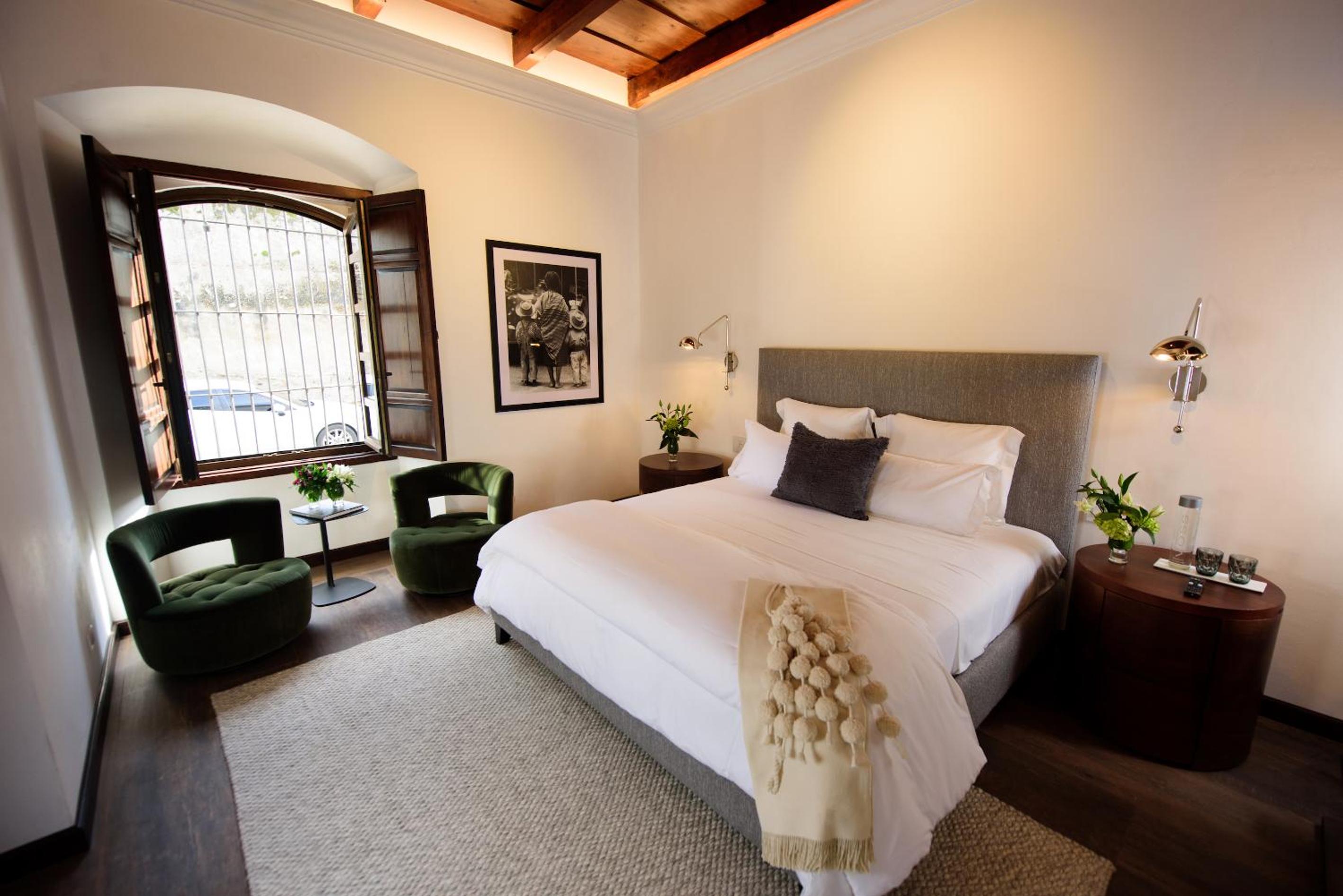 Standard King Room photo 1