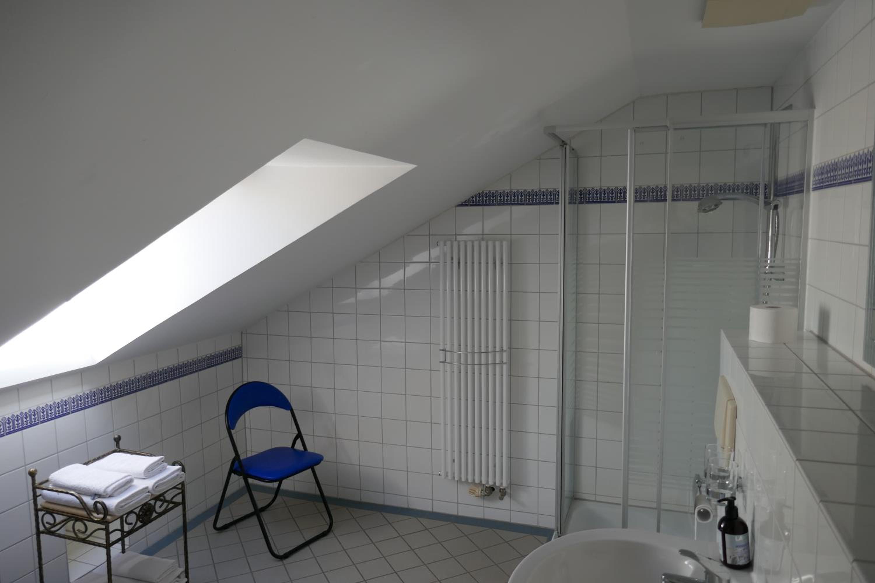 Family Room with Bathroom - Photo 2