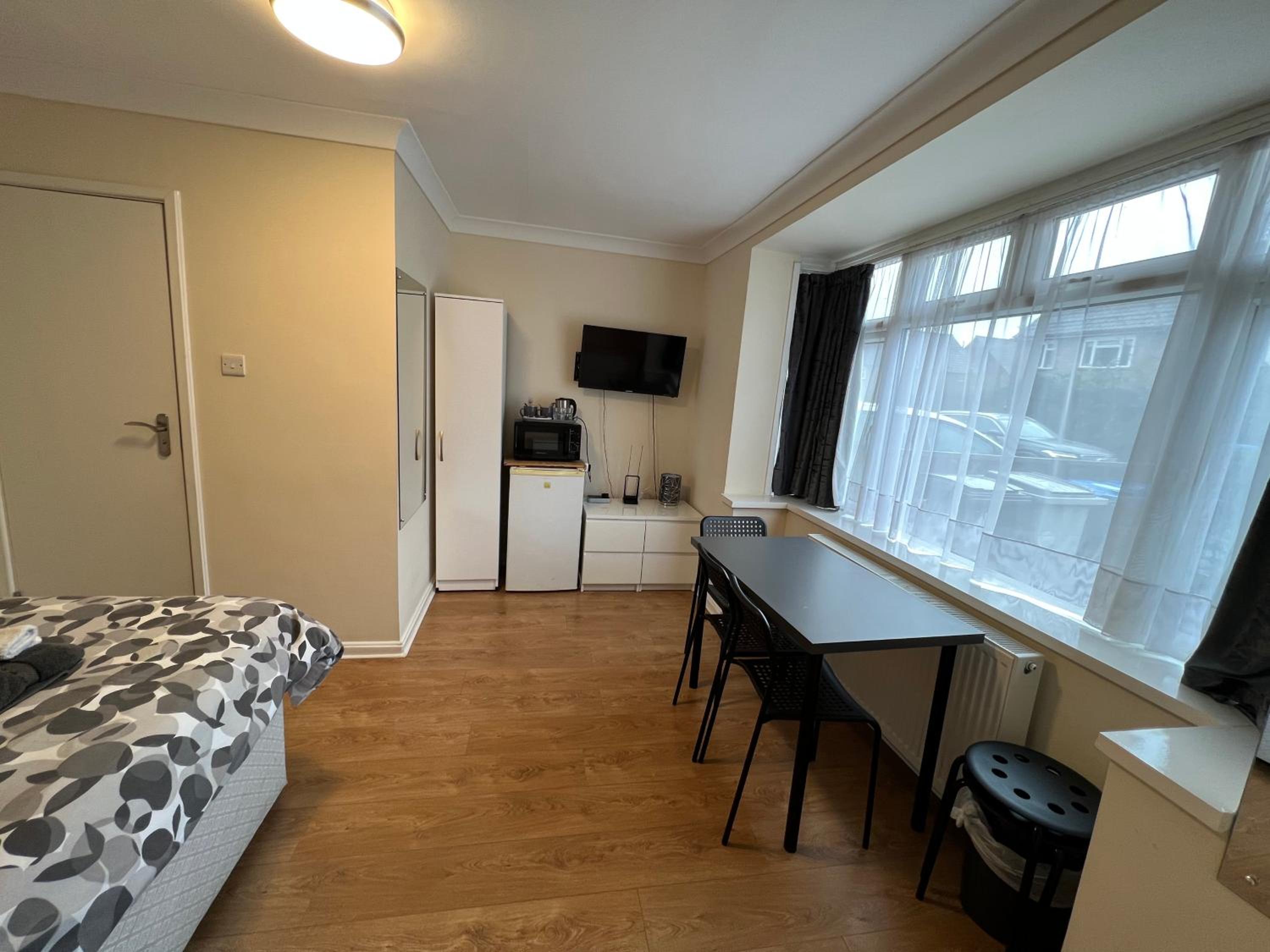 Double Room with Private Bathroom photo 1
