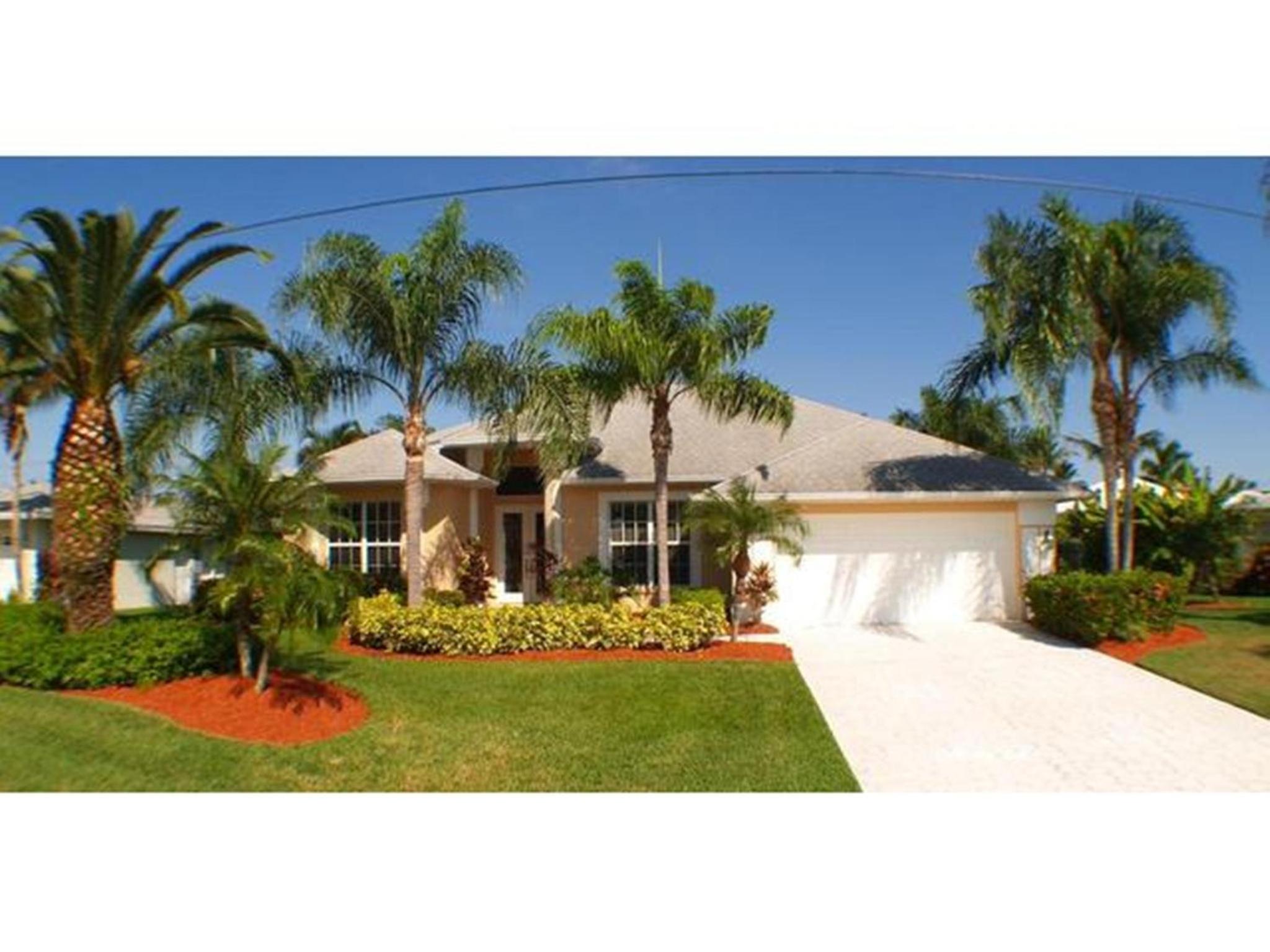 Three-Bedroom Villa photo 3