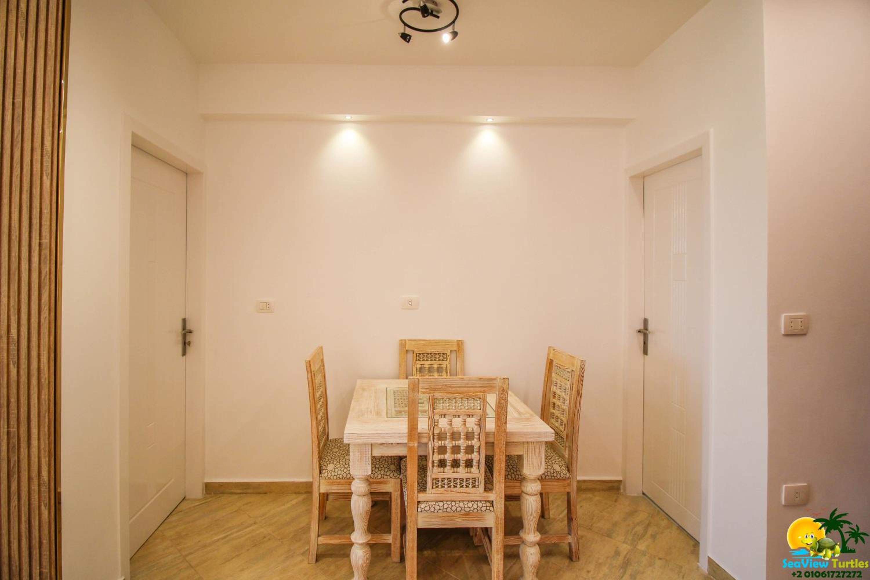Apartment with Sea View - Photo 10