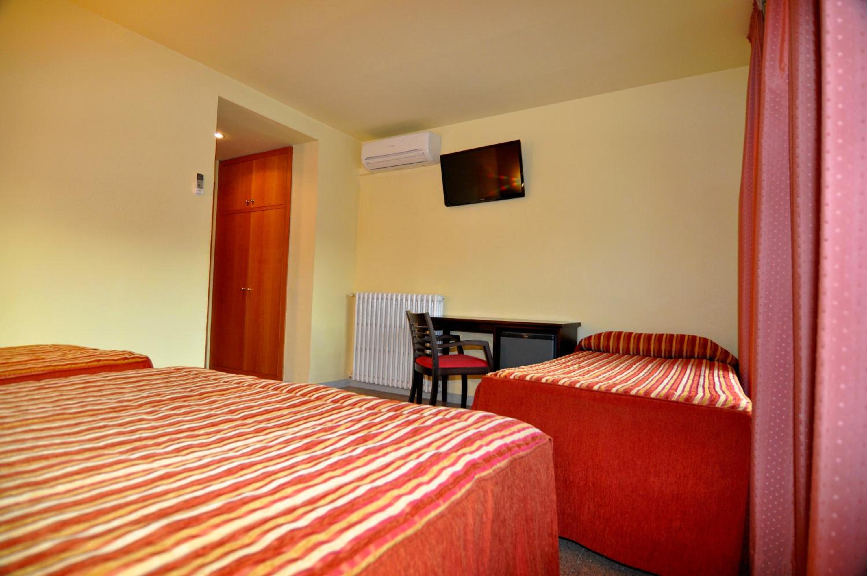 Standard Quadruple Room photo 2