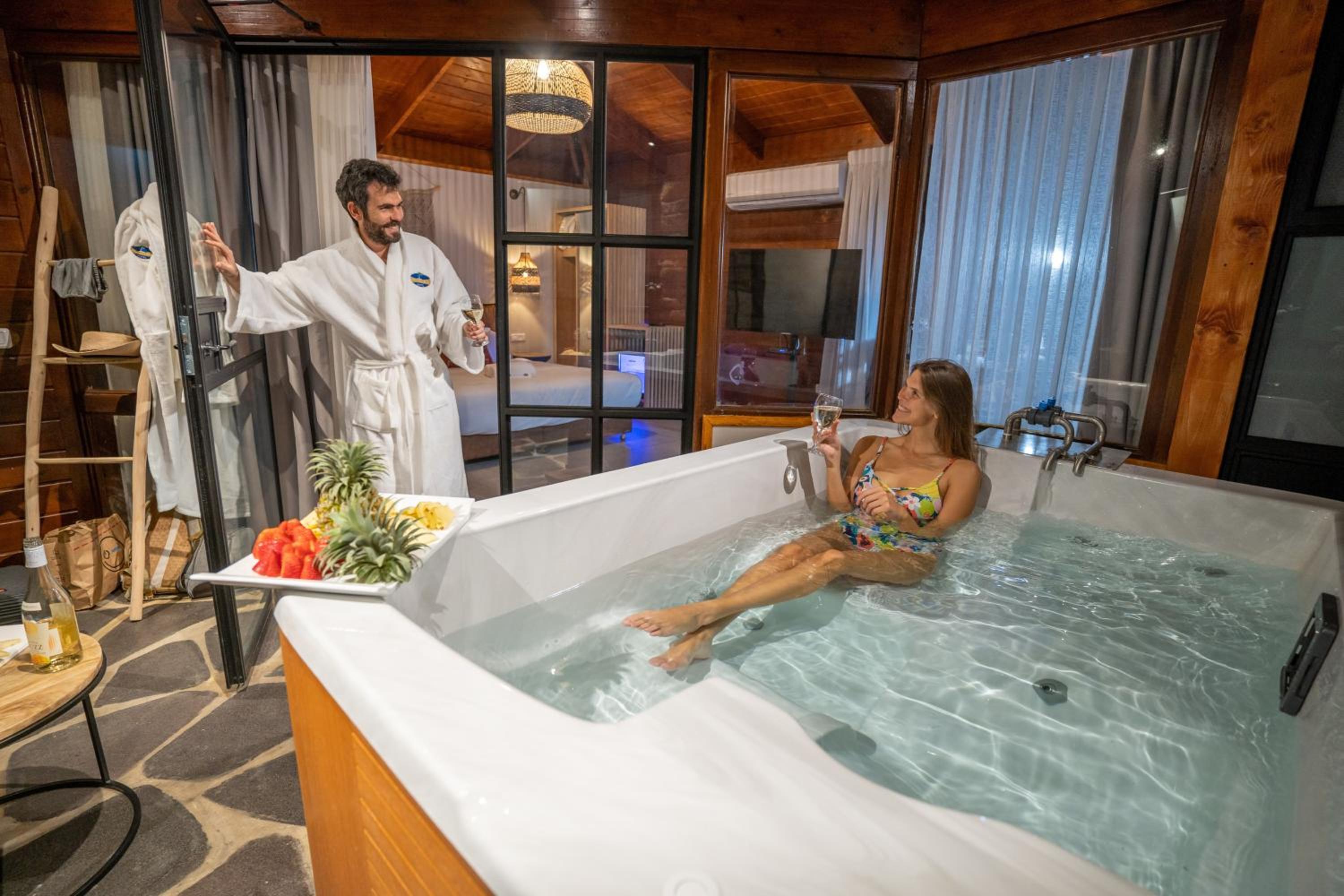  Premium Suite With Spa Bath photo 2