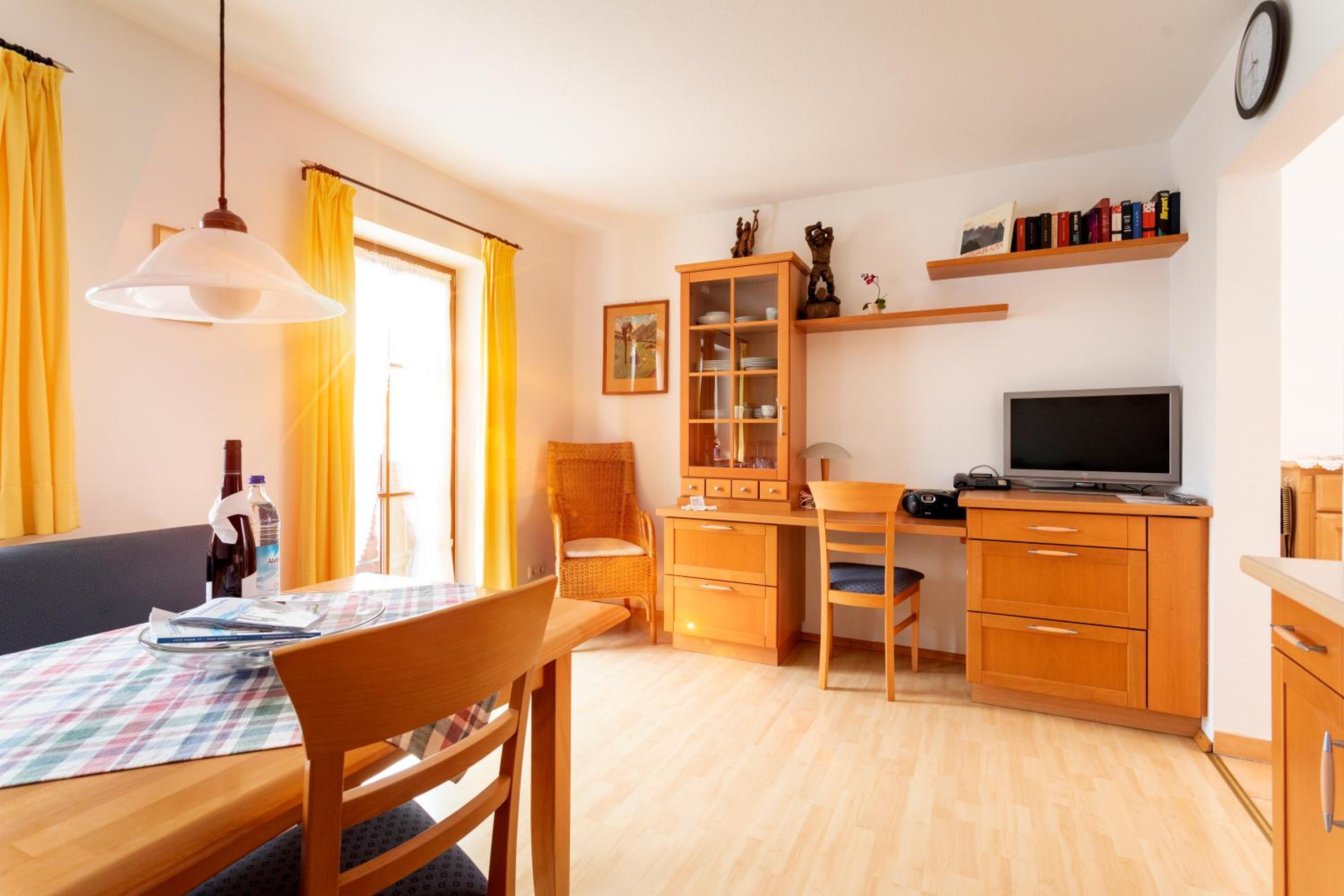 One-Bedroom Apartment photo 3