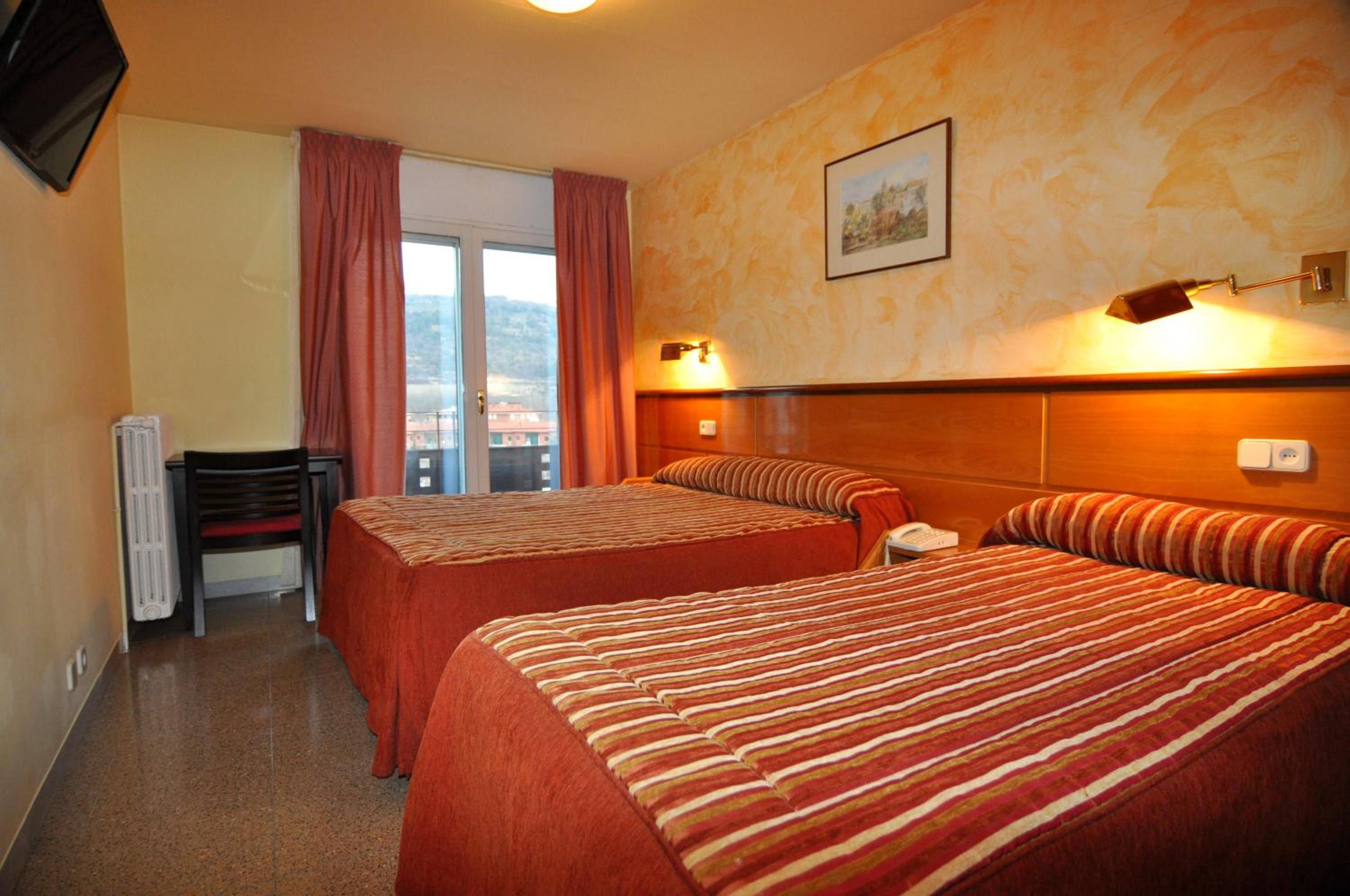 Standard Double or Twin Room photo 3