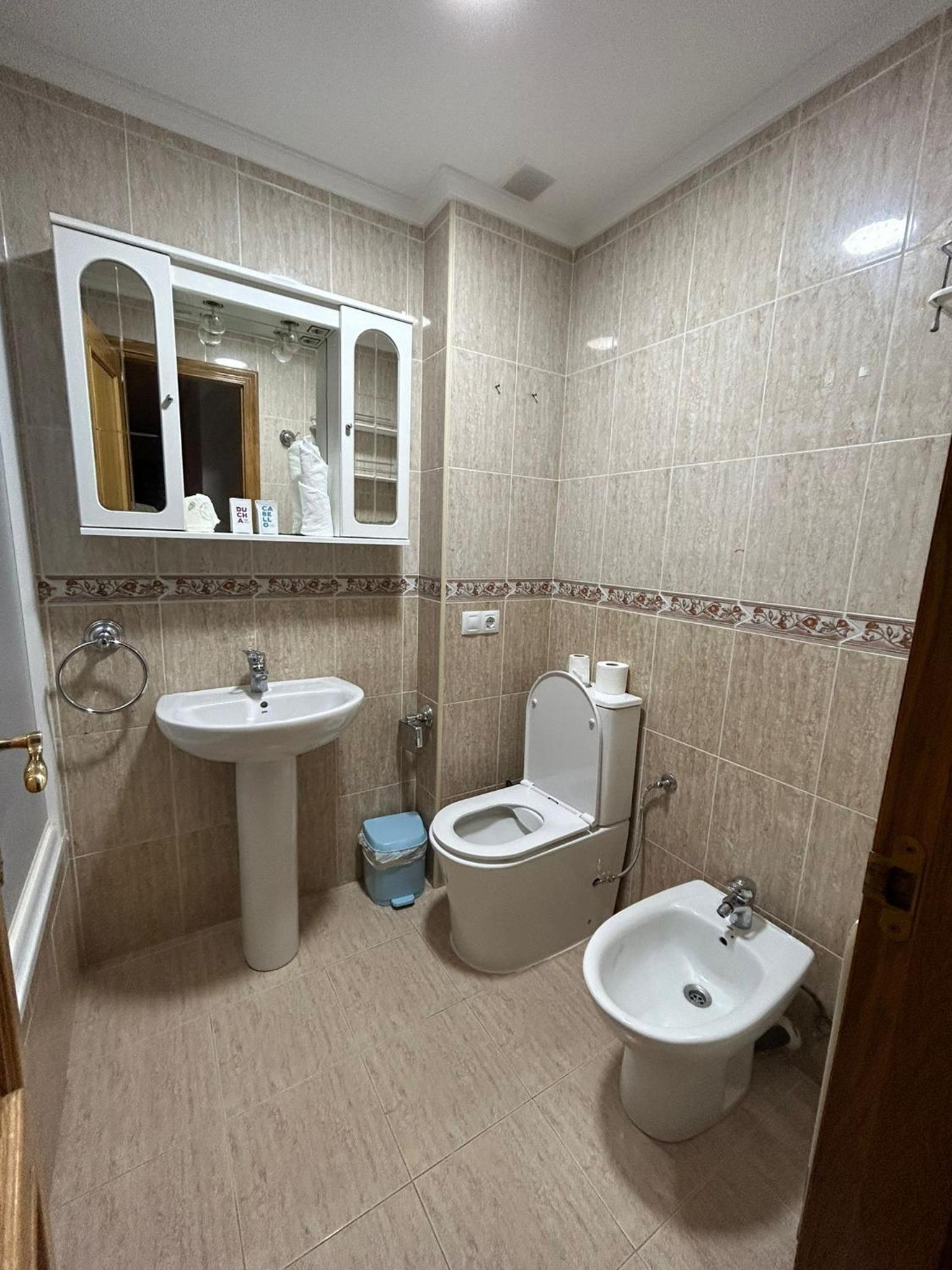 Double Room with Private Bathroom photo 2