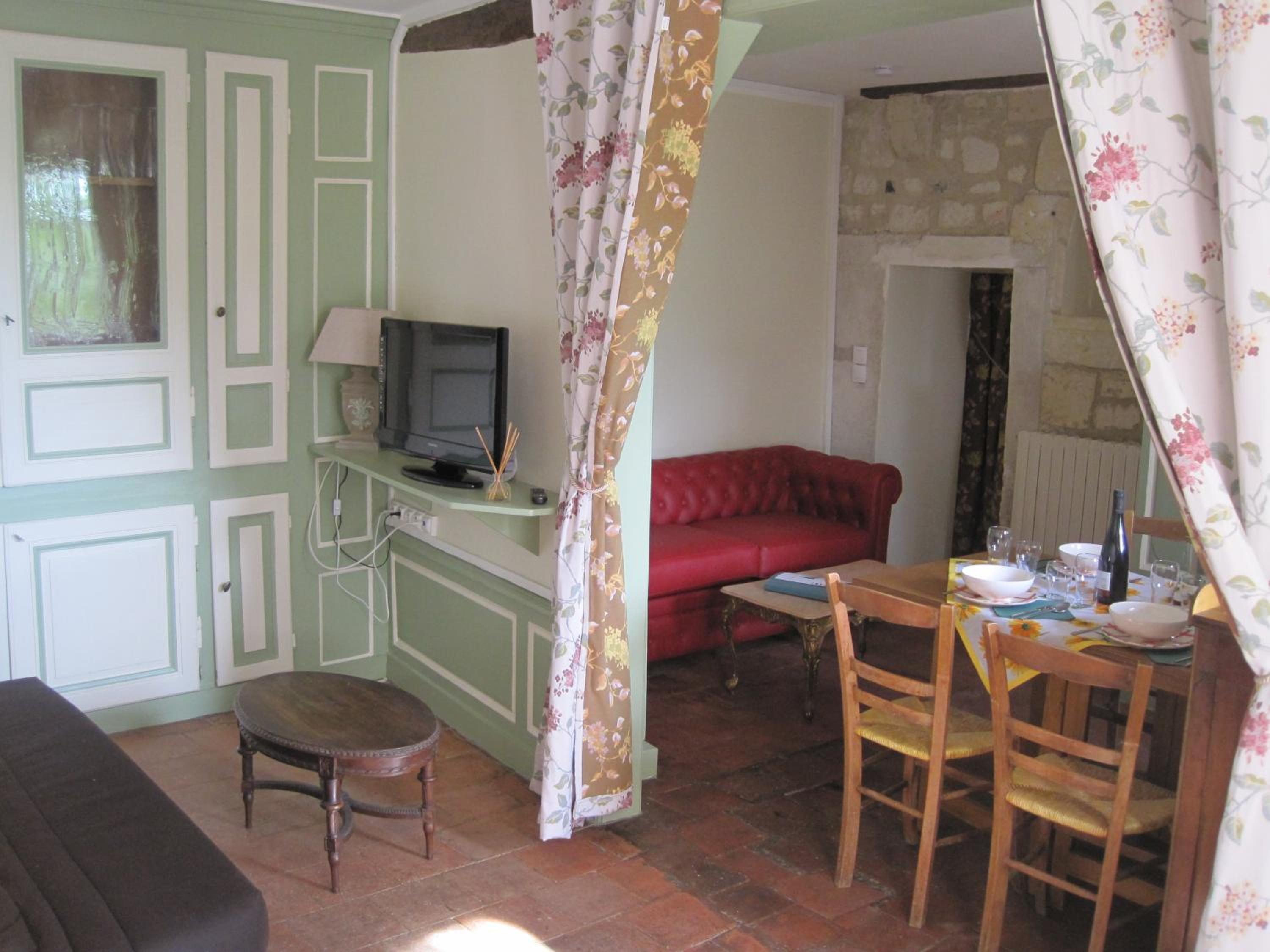One-Bedroom House - Photo 10