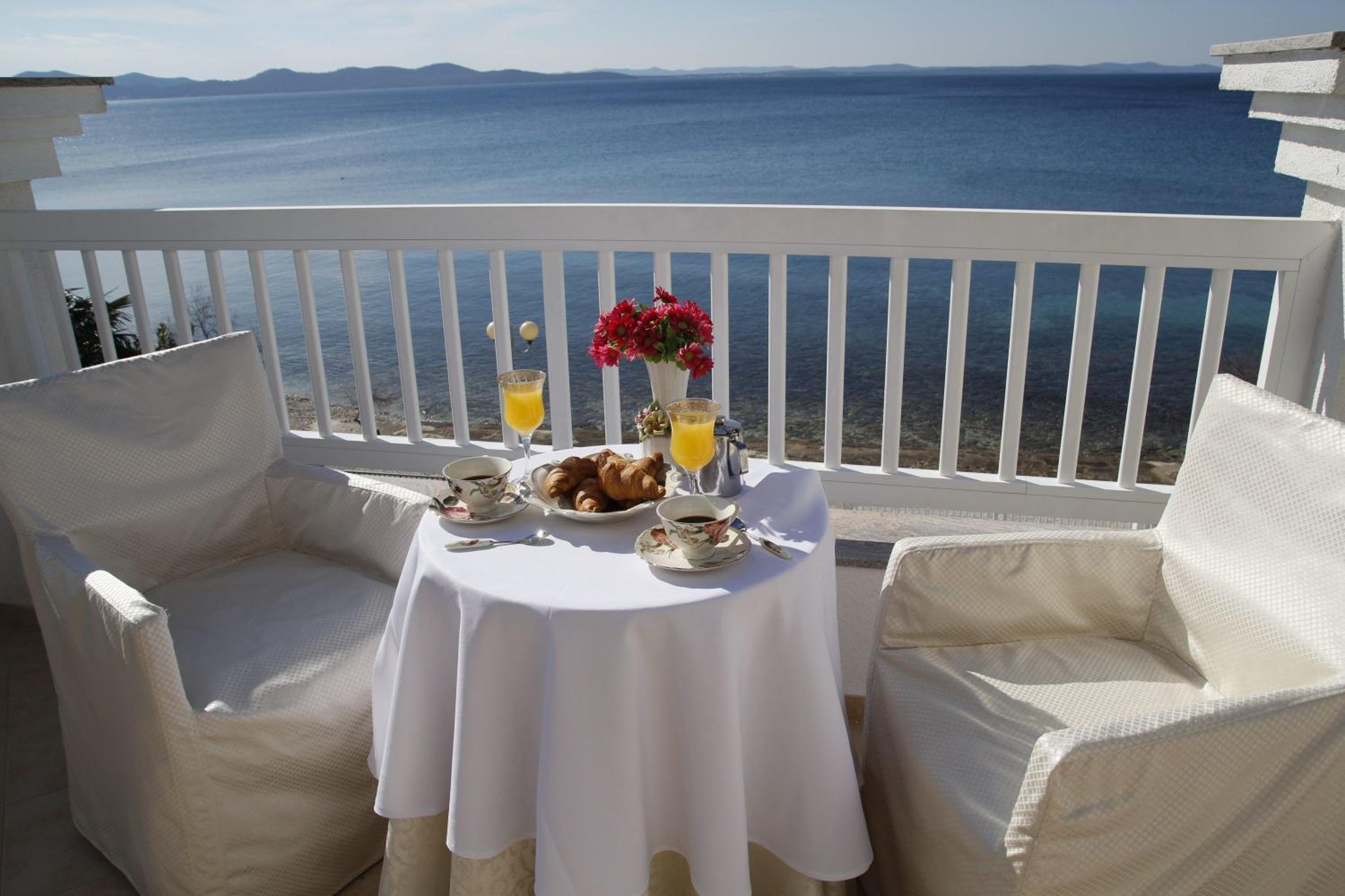 Superior Double Room with Balcony and Sea View - Photo 14