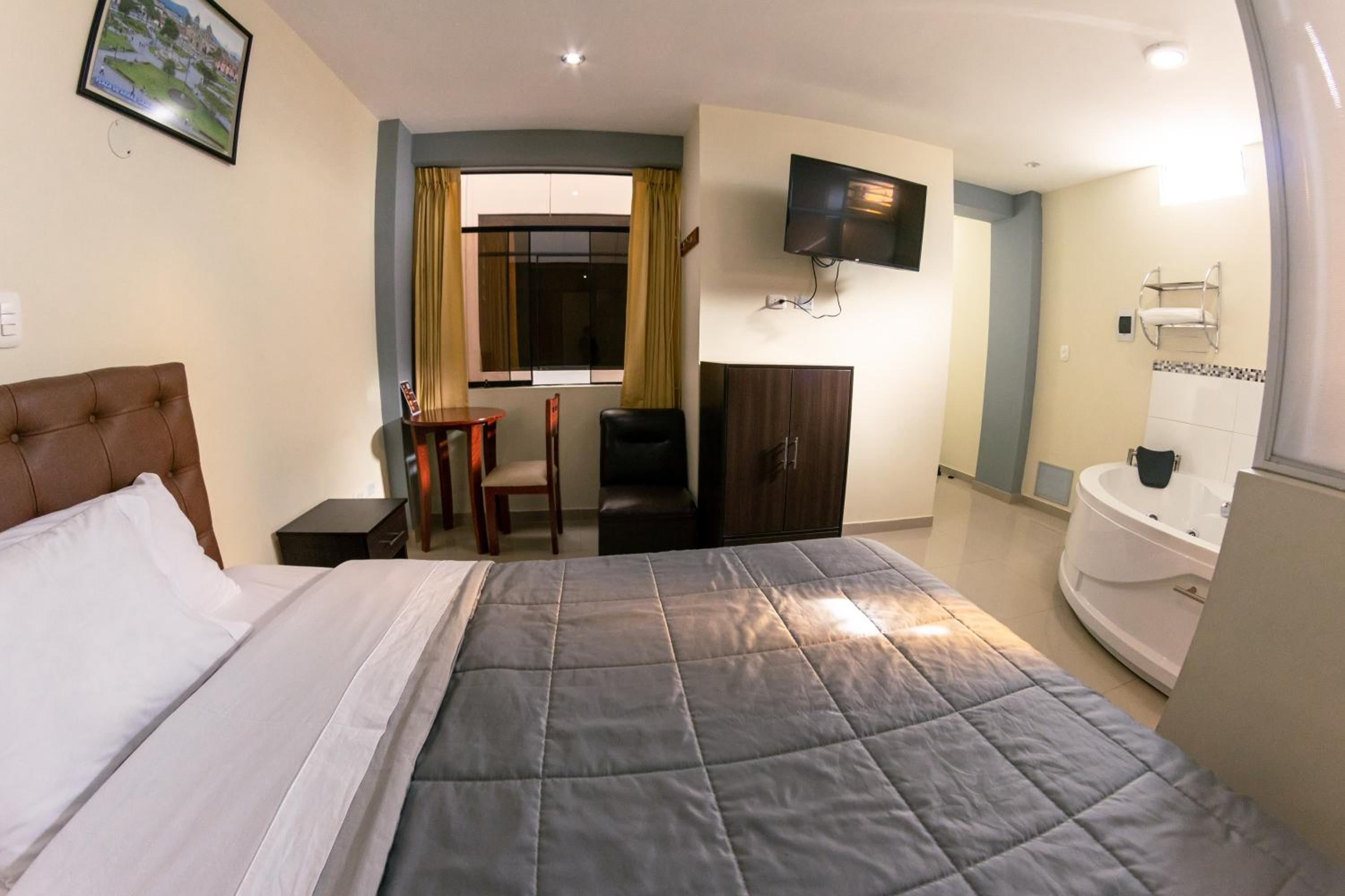 King Suite with Spa Bath photo 1