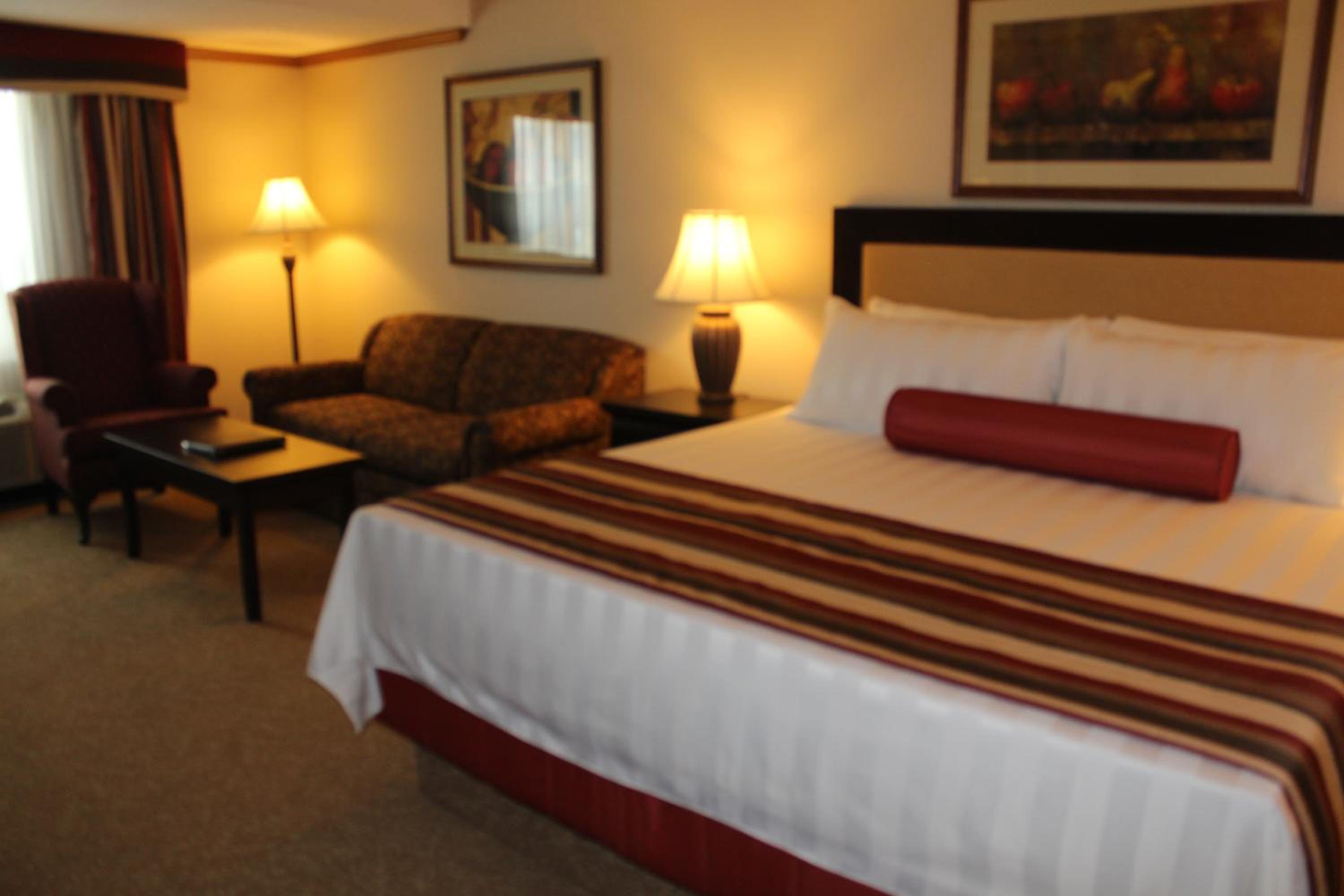 King Room with Sofa Bed - Non-Smoking - Photo 7