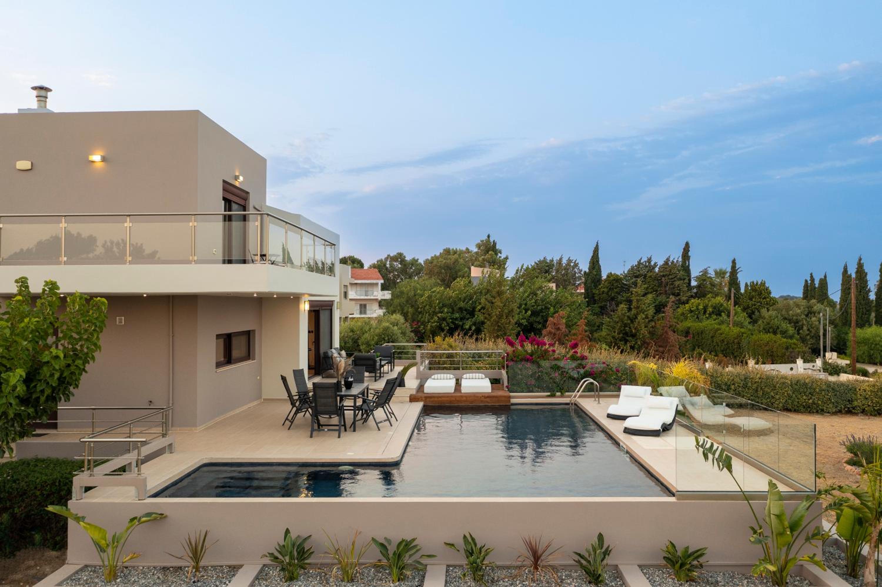 Villa photo 2