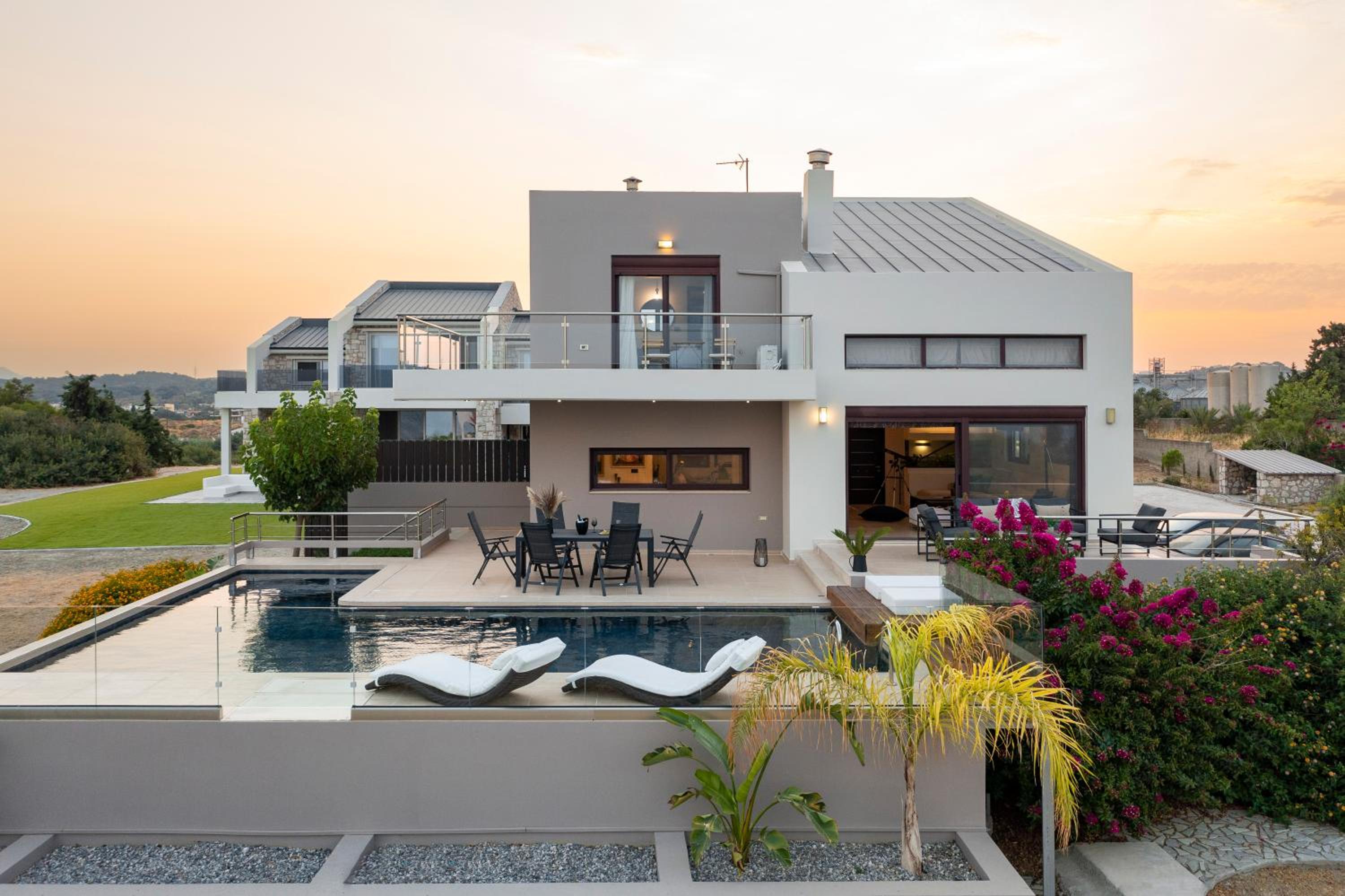 Villa photo 3