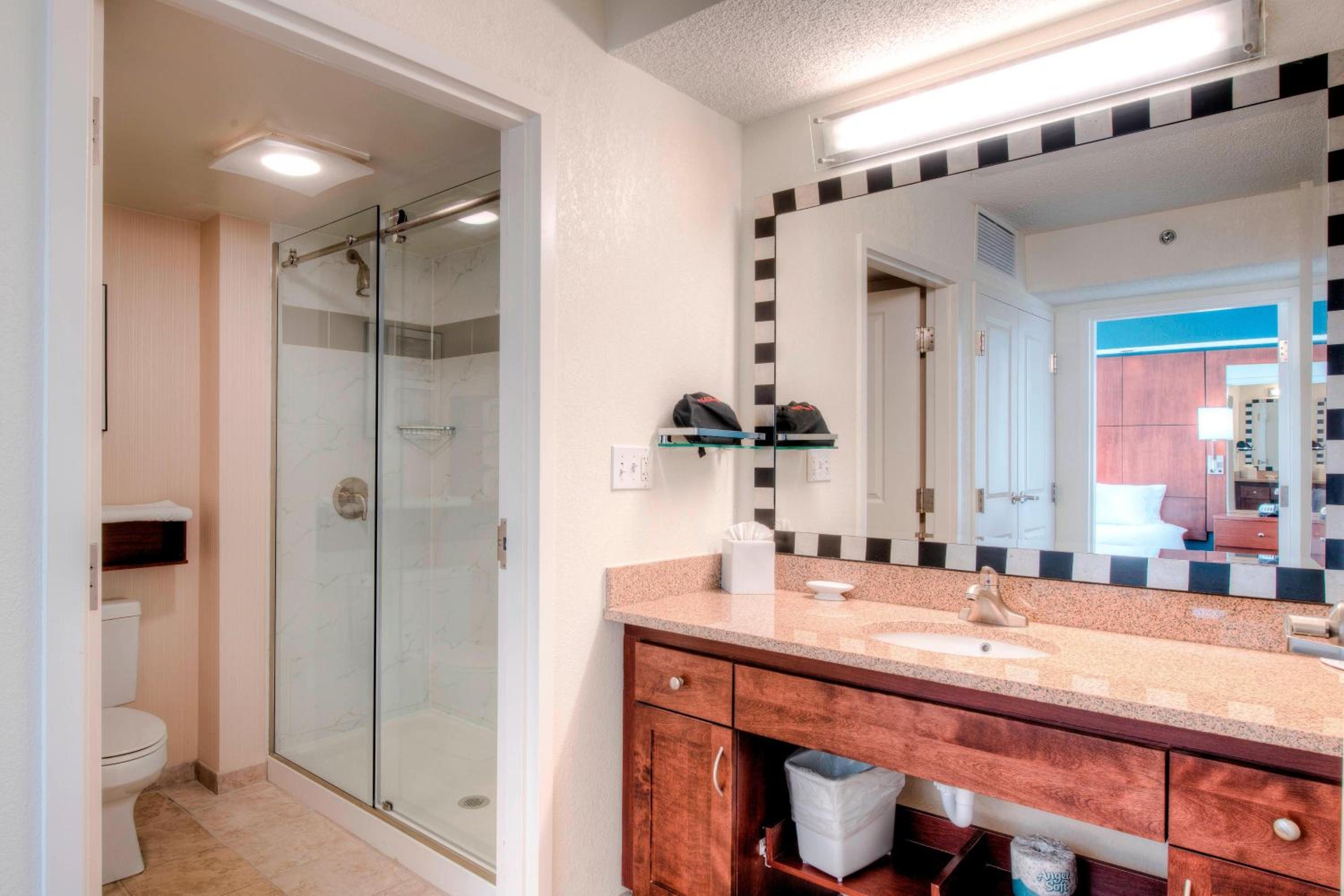 Executive One-Bedroom Suite - Photo 3