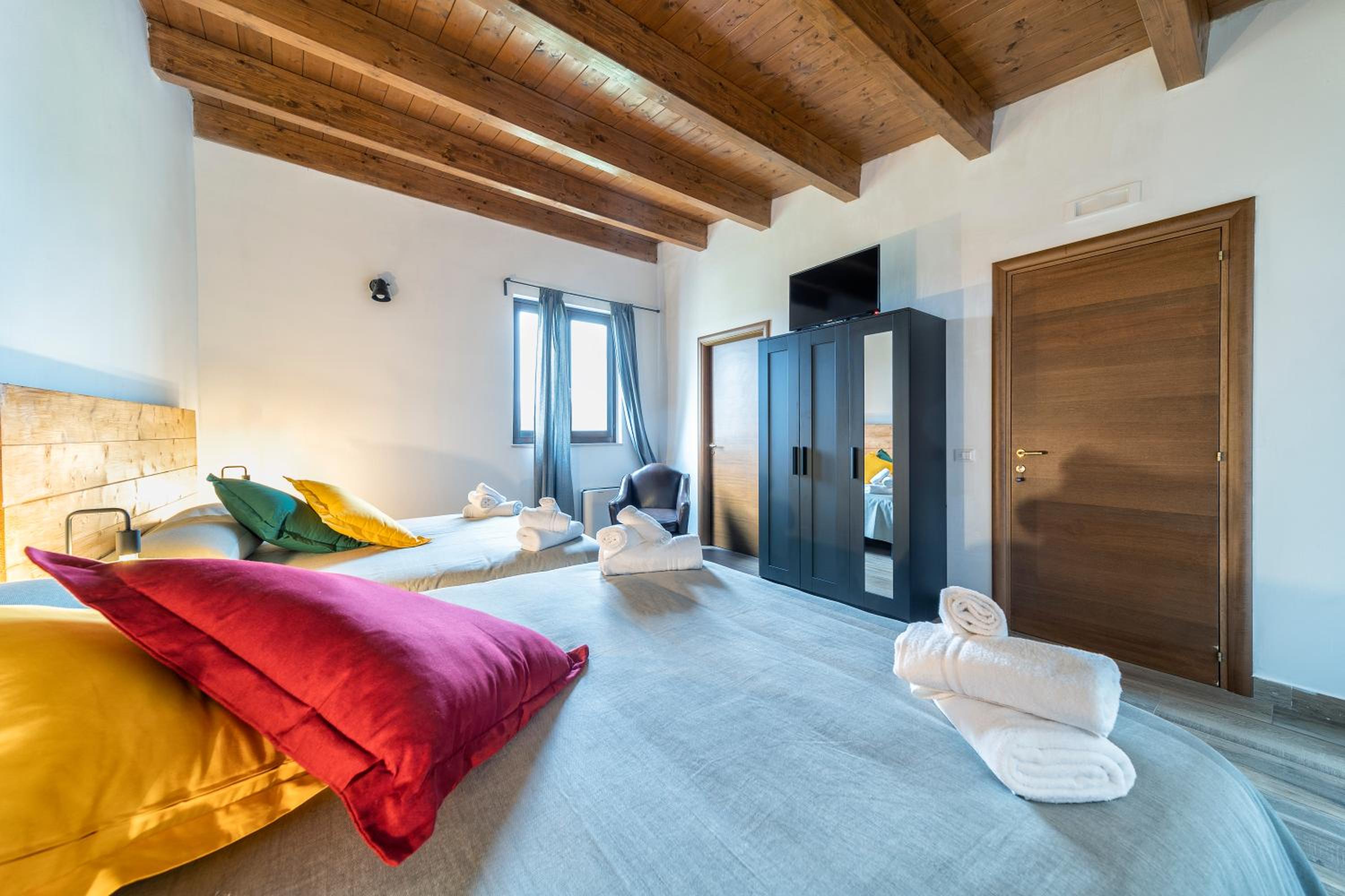 Quadruple Room - Photo 6