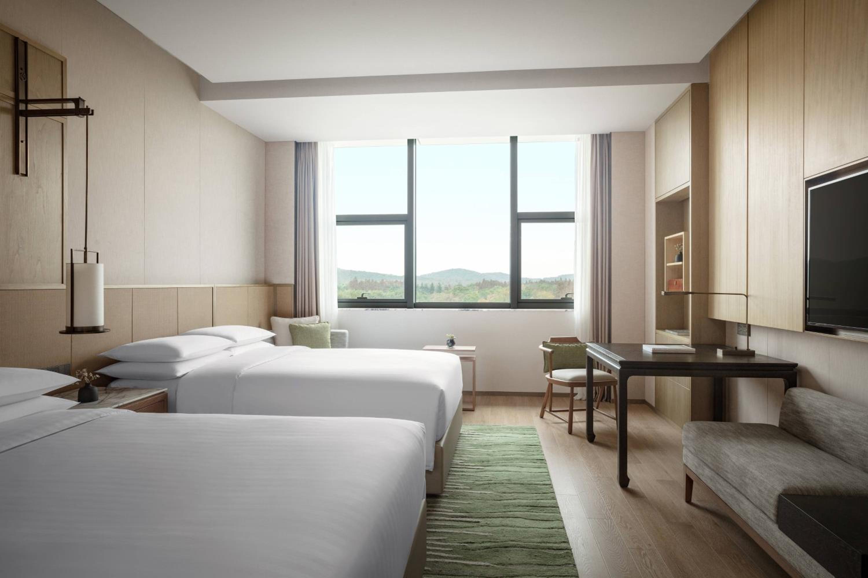 Grand Deluxe Twin Room photo 2