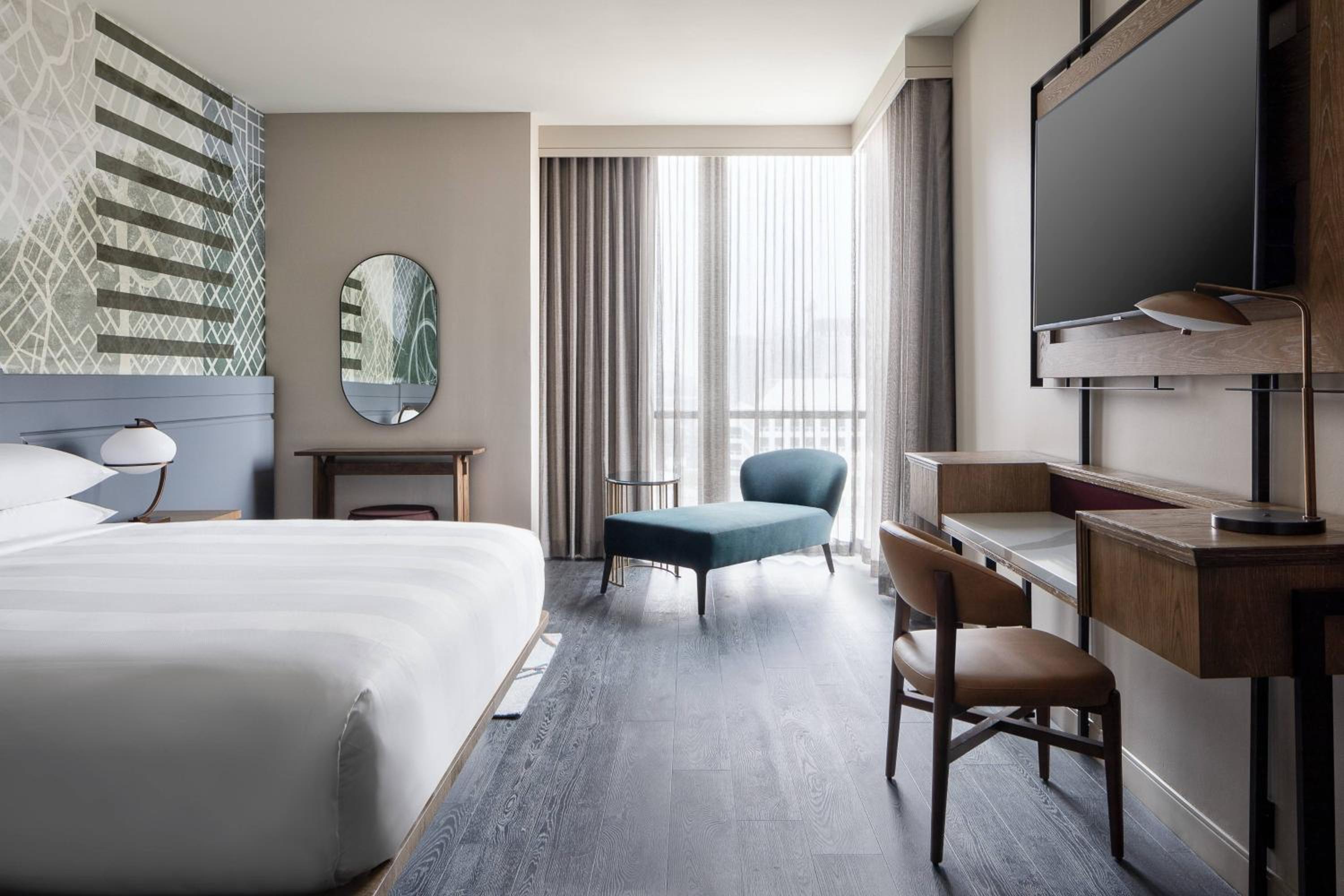 Corner Room - Concierge Level