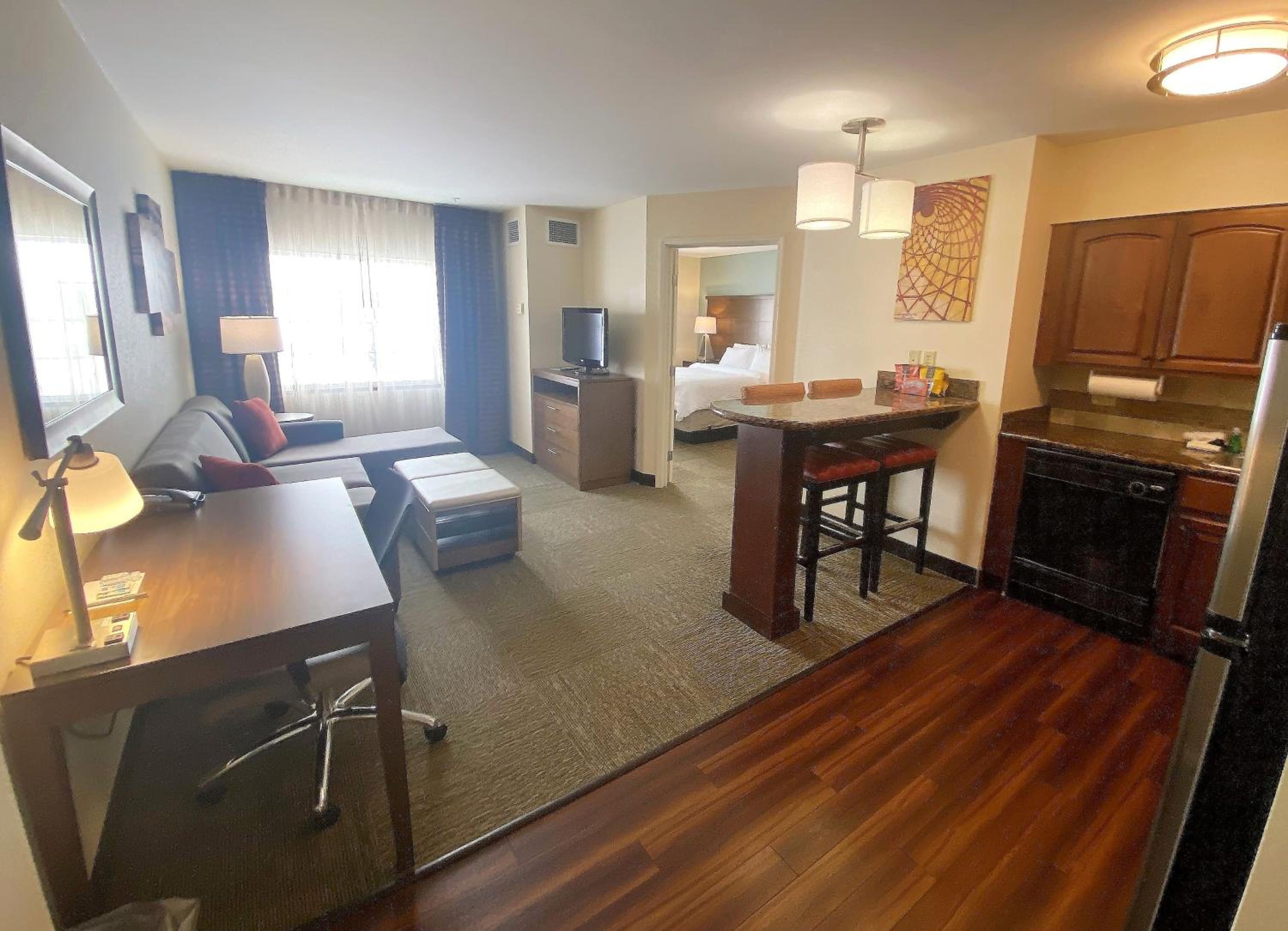 One-Bedroom Queen Suite - Photo 1