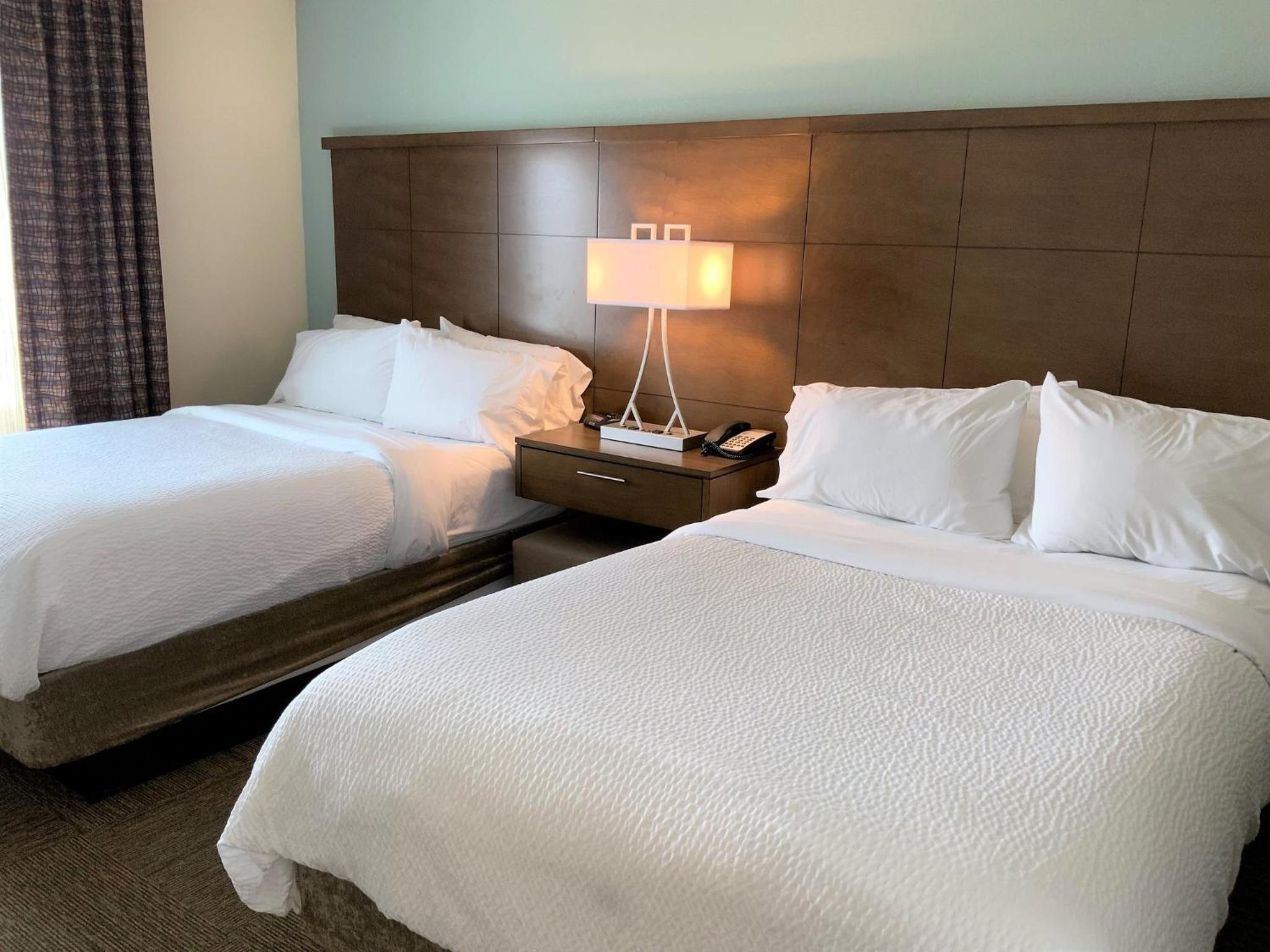 One-Bedroom Suite with Two Double Beds - Photo 2