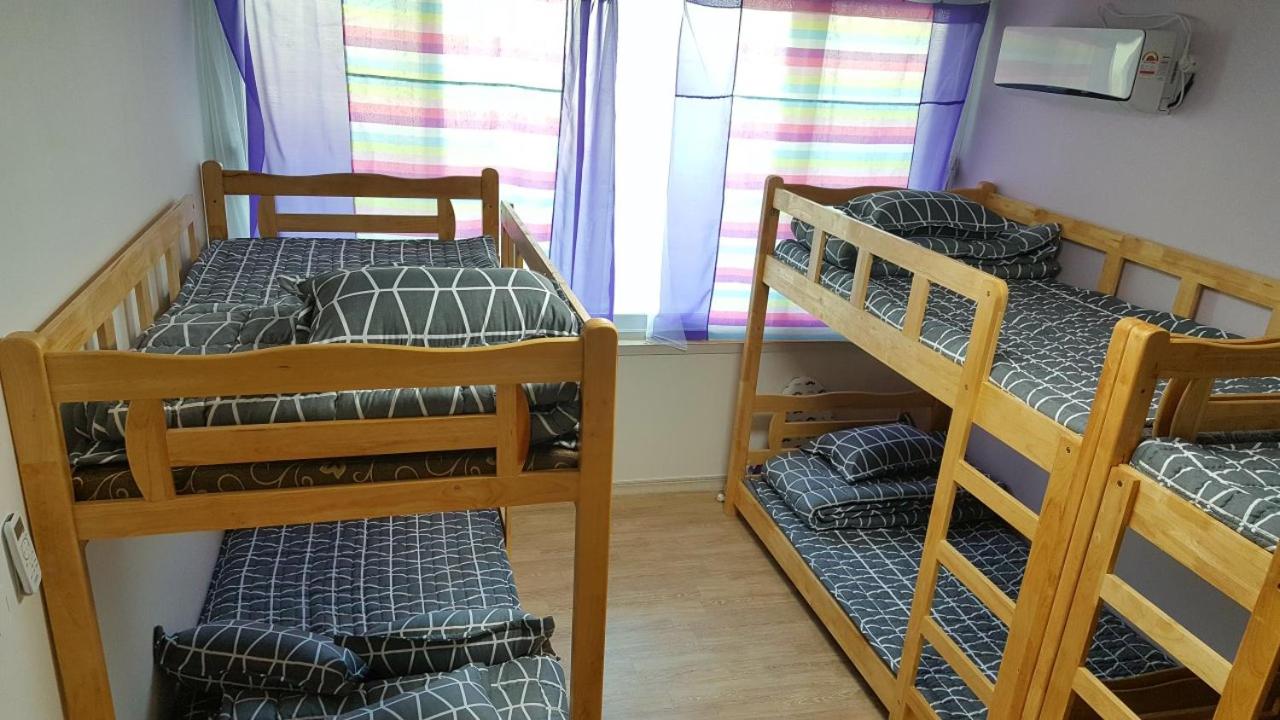 Bed in 8-Bed Dormitory Room photo 2