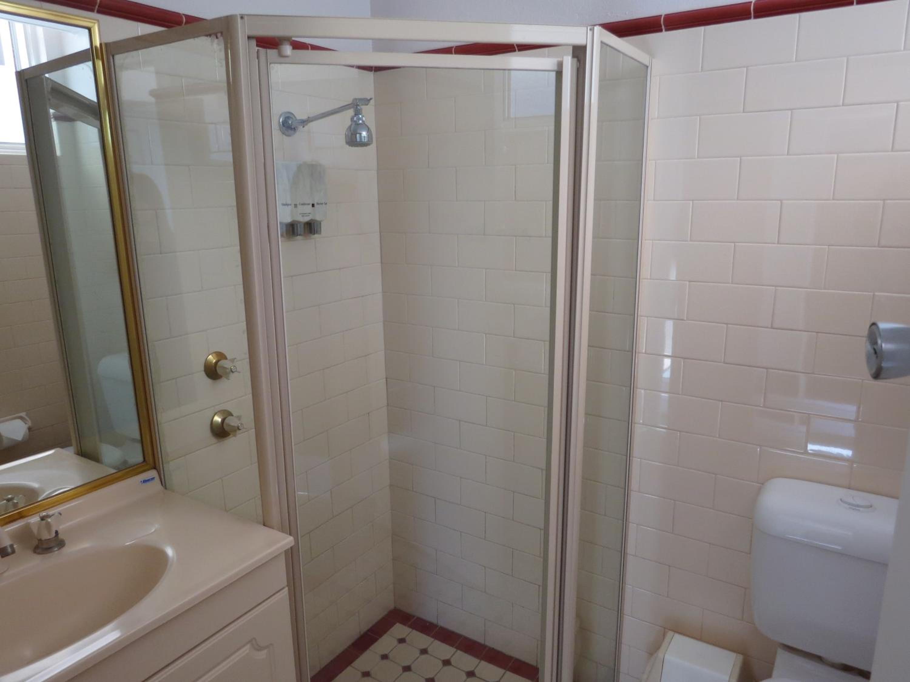 Queen Room - Photo 2