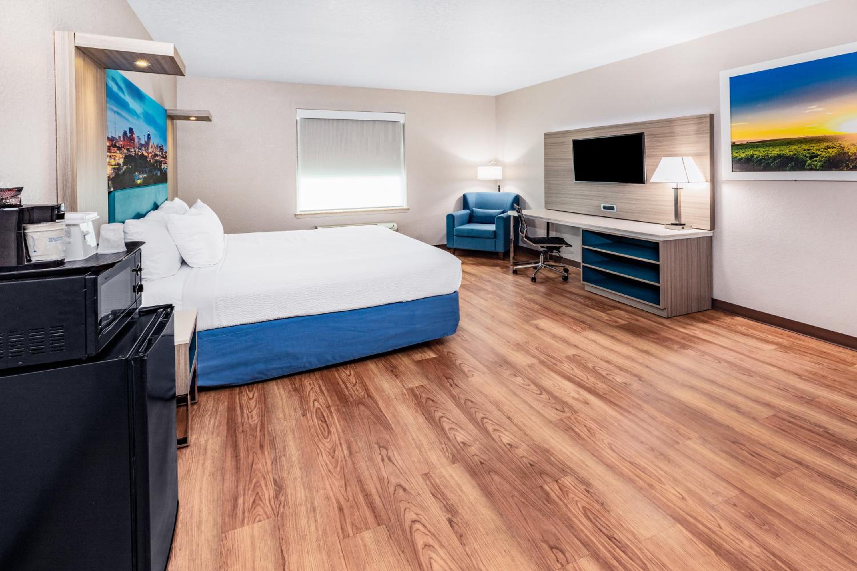 King Room - Mobility Access/Non-Smoking - Photo 3