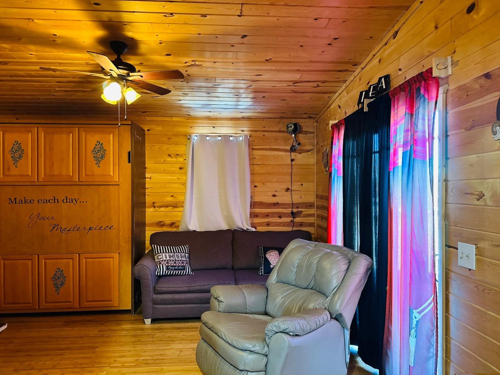Deluxe Family Suite photo 3
