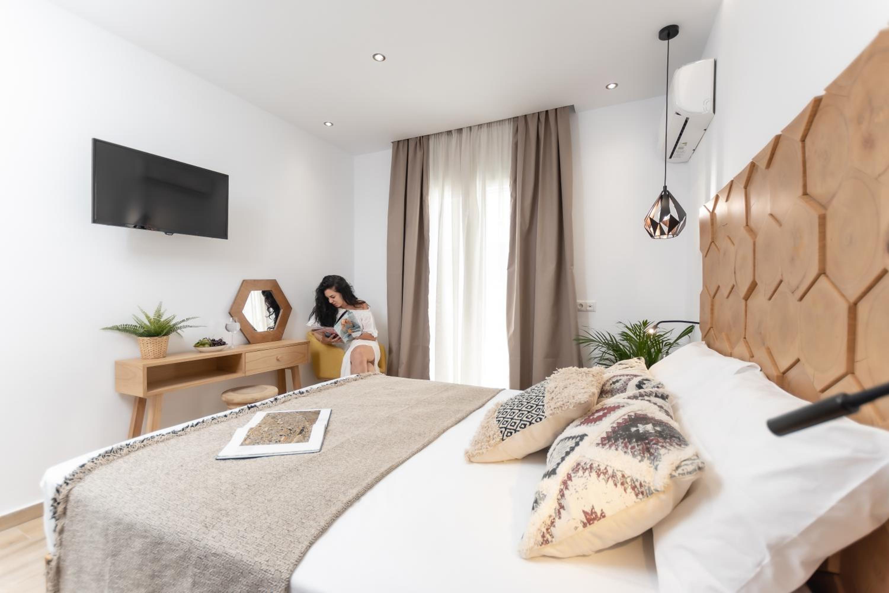 Standard Double Room - Photo 38