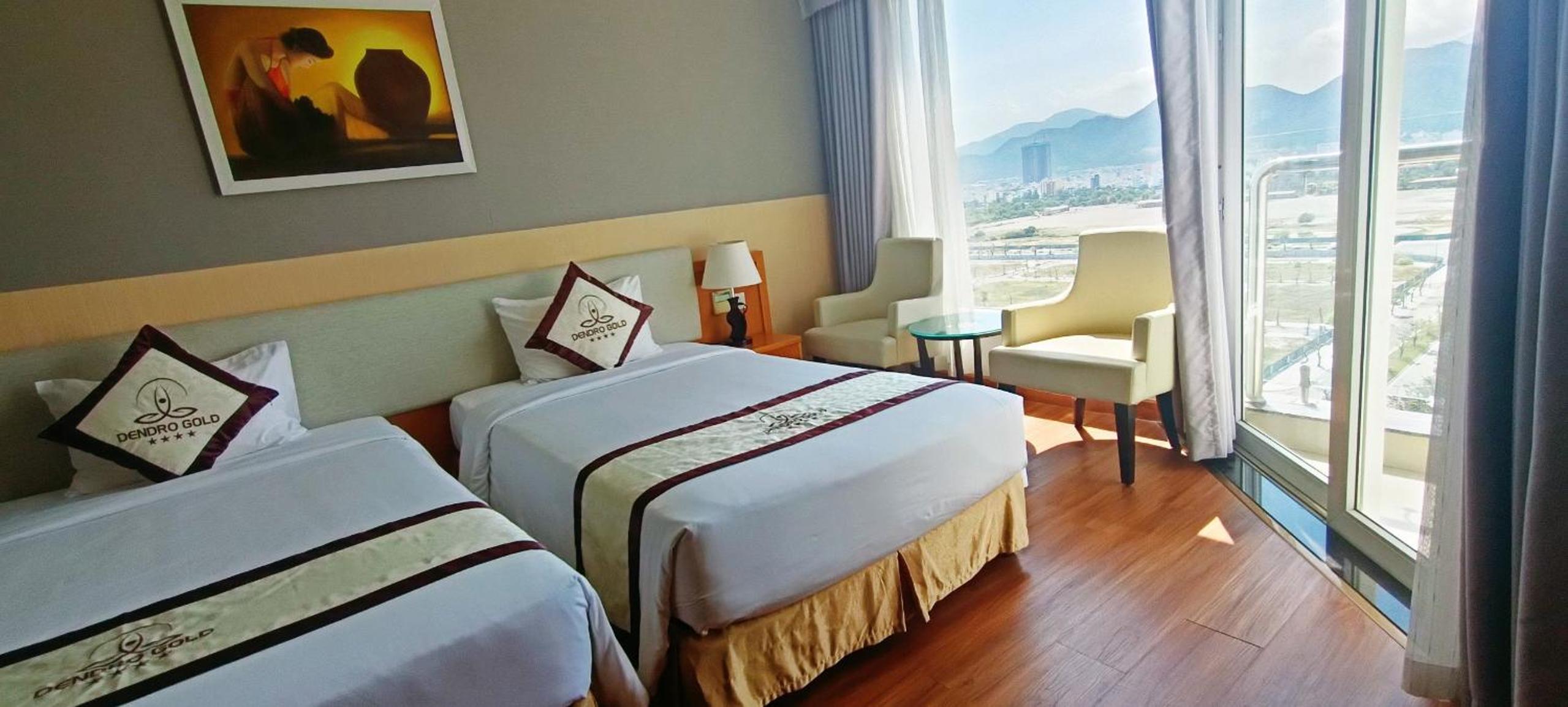 Deluxe Room City View with Balcony  photo 1