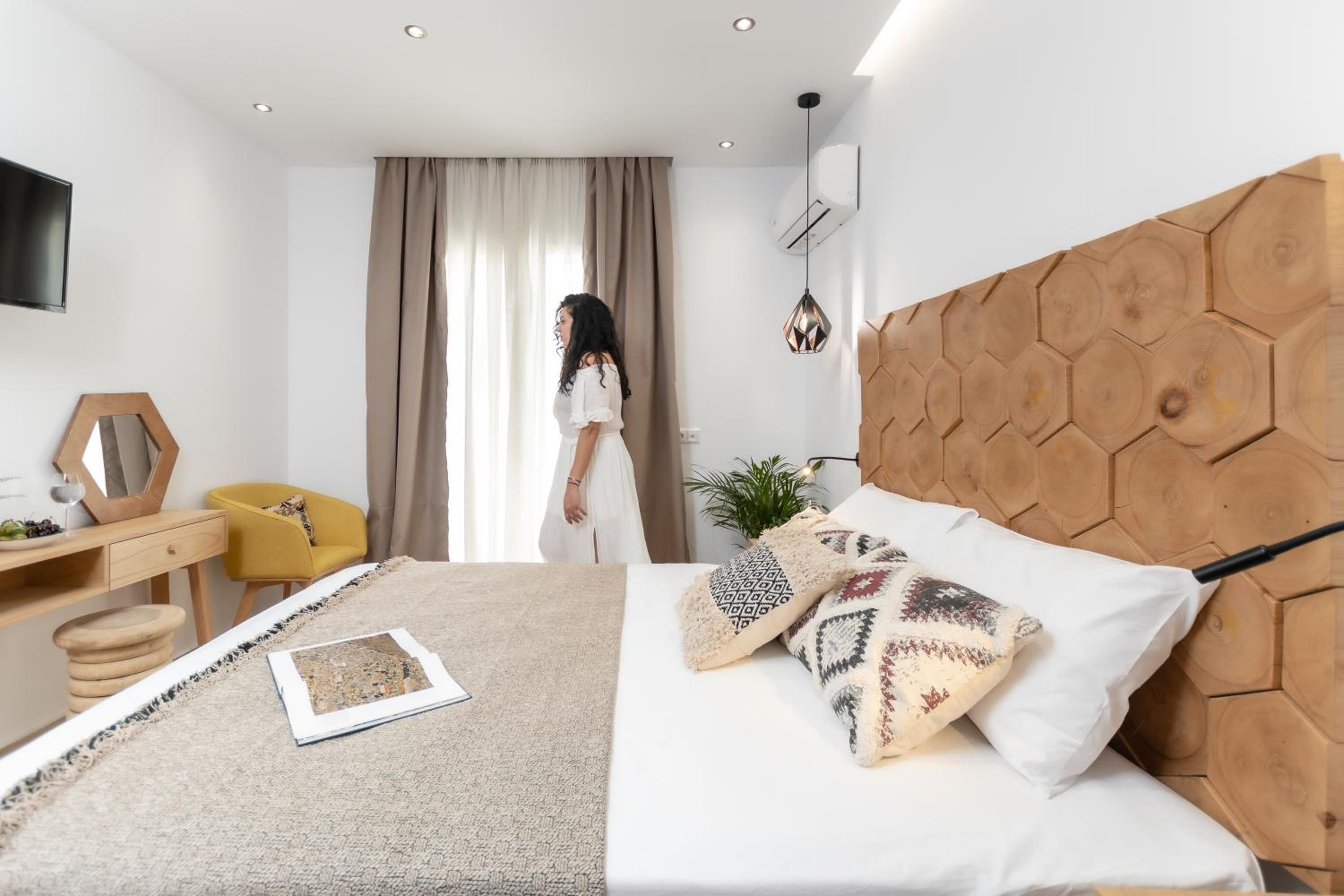 Standard Double Room - Photo 37