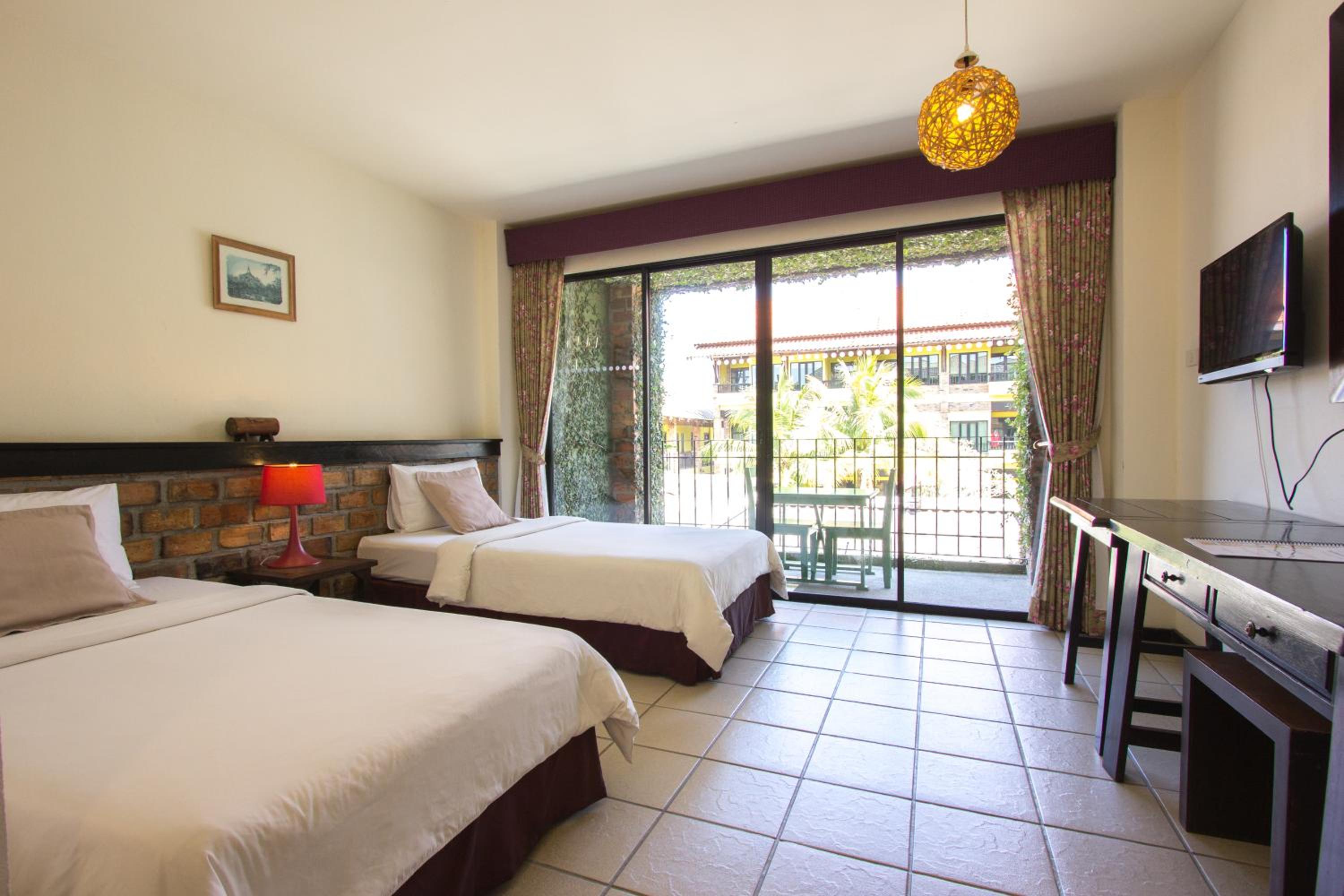 Standard Twin Room