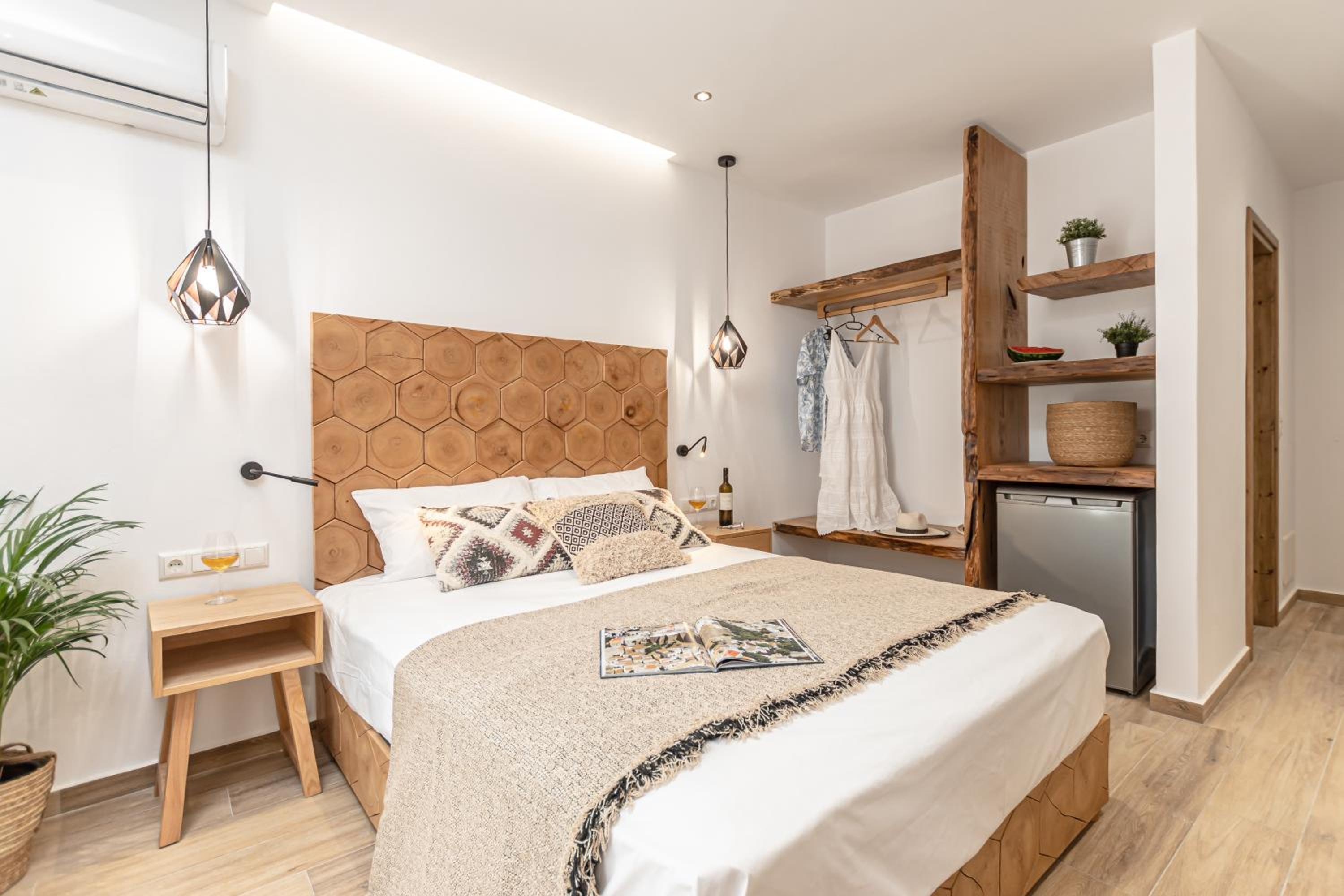 Standard Double Room - Photo 35