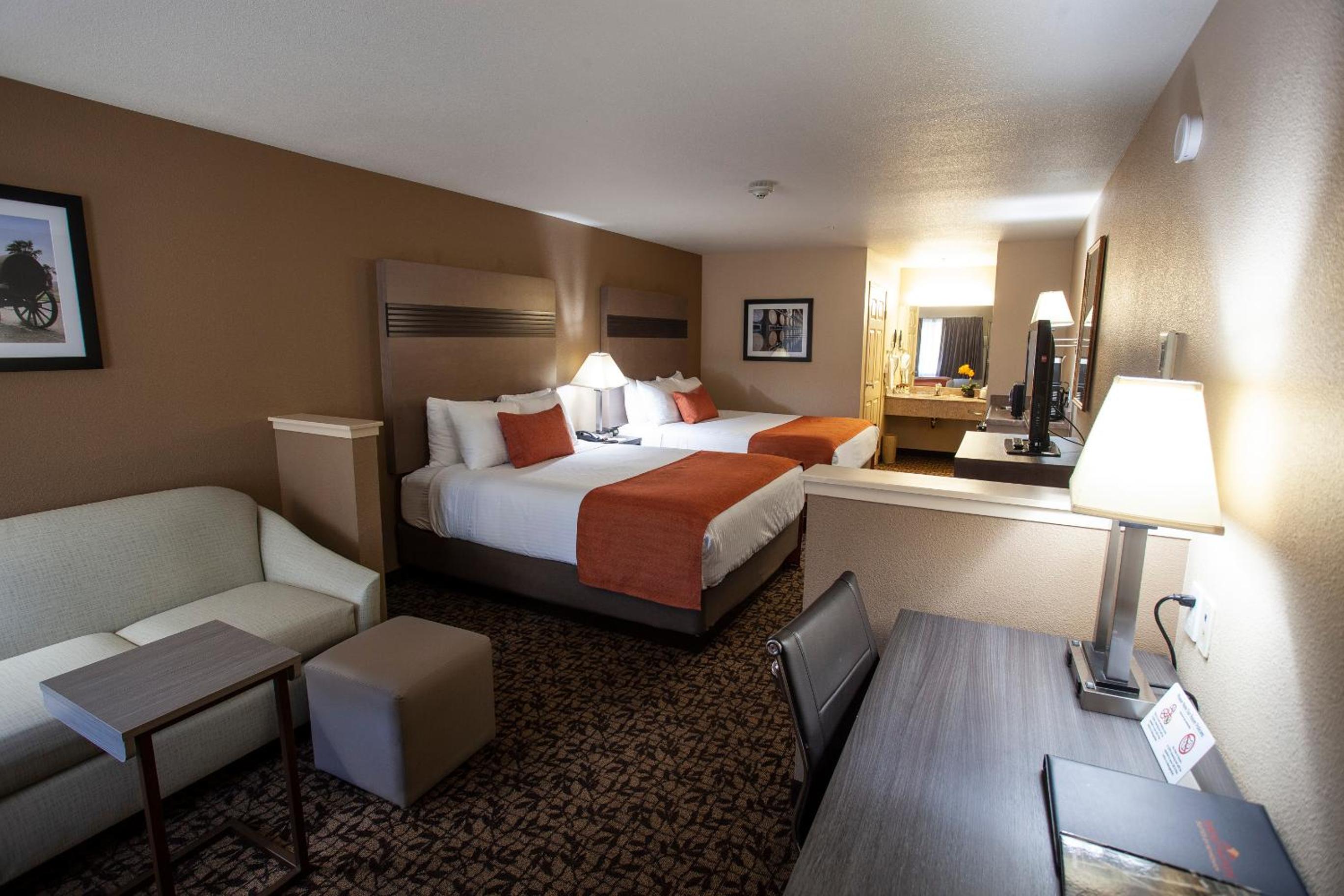 Studio Suite with Two Queen Beds - Non-Smoking - Photo 1