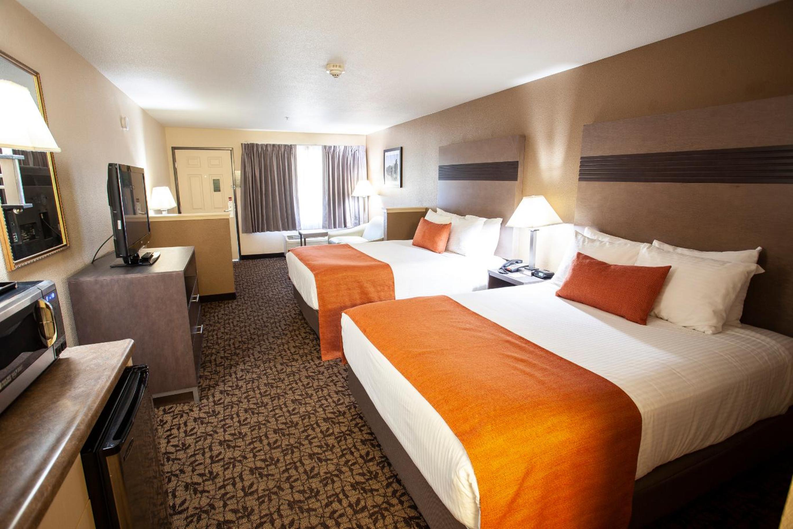Studio Suite with Two Queen Beds - Non-Smoking - Photo 2