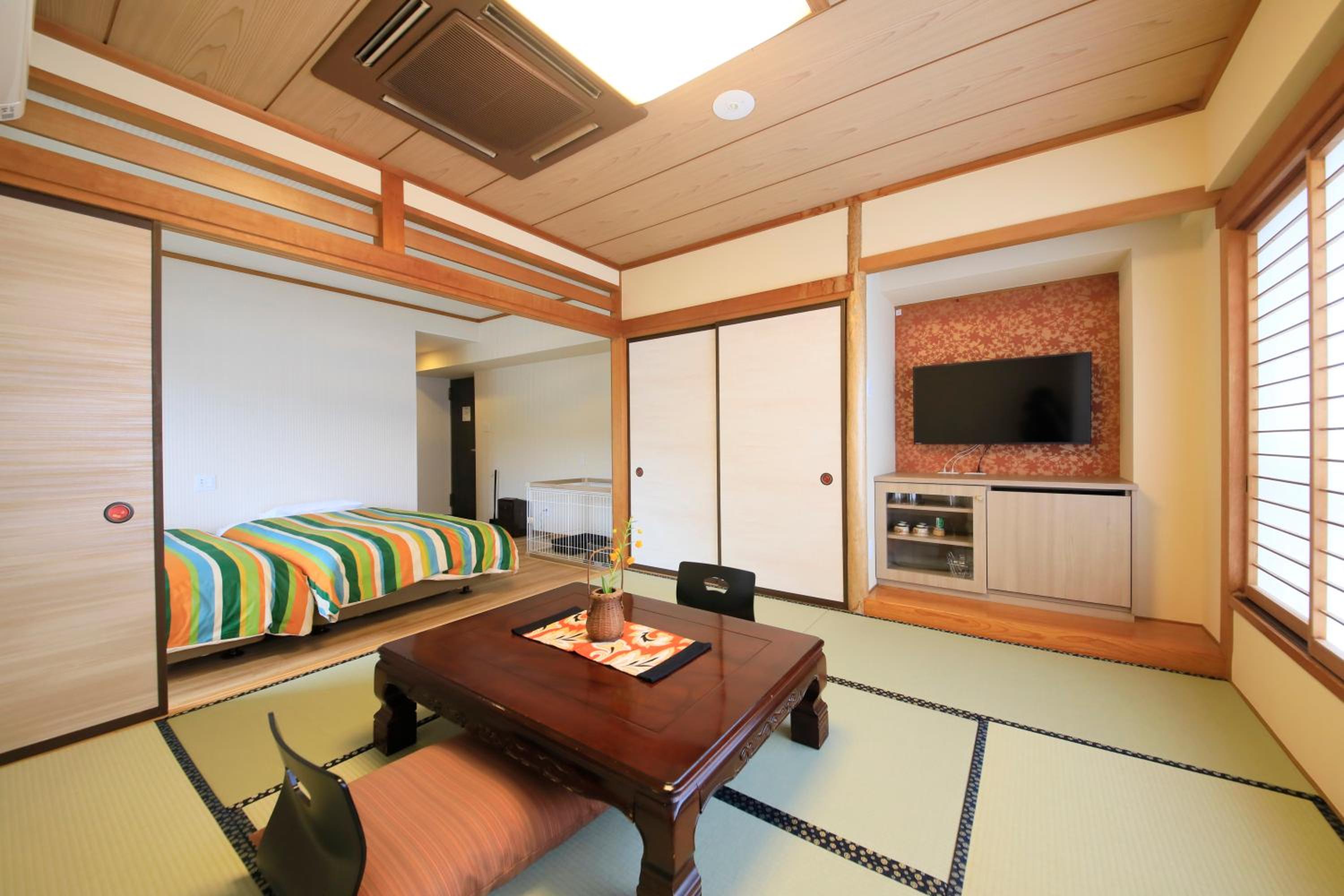 Room with Tatami Area - Photo 1