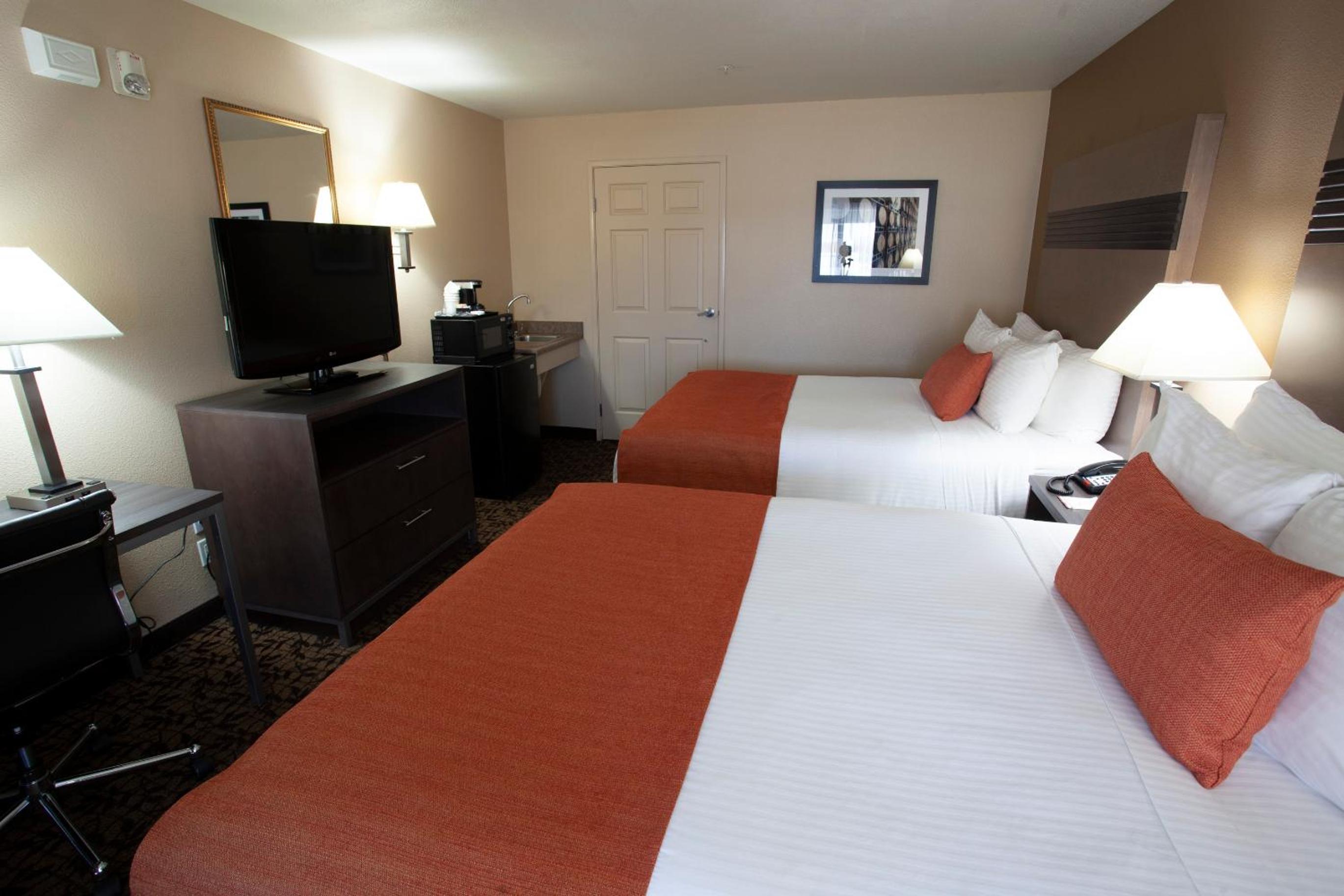 Queen Room with Two Queen Beds - Mobility Access/Non-Smoking - Photo 5