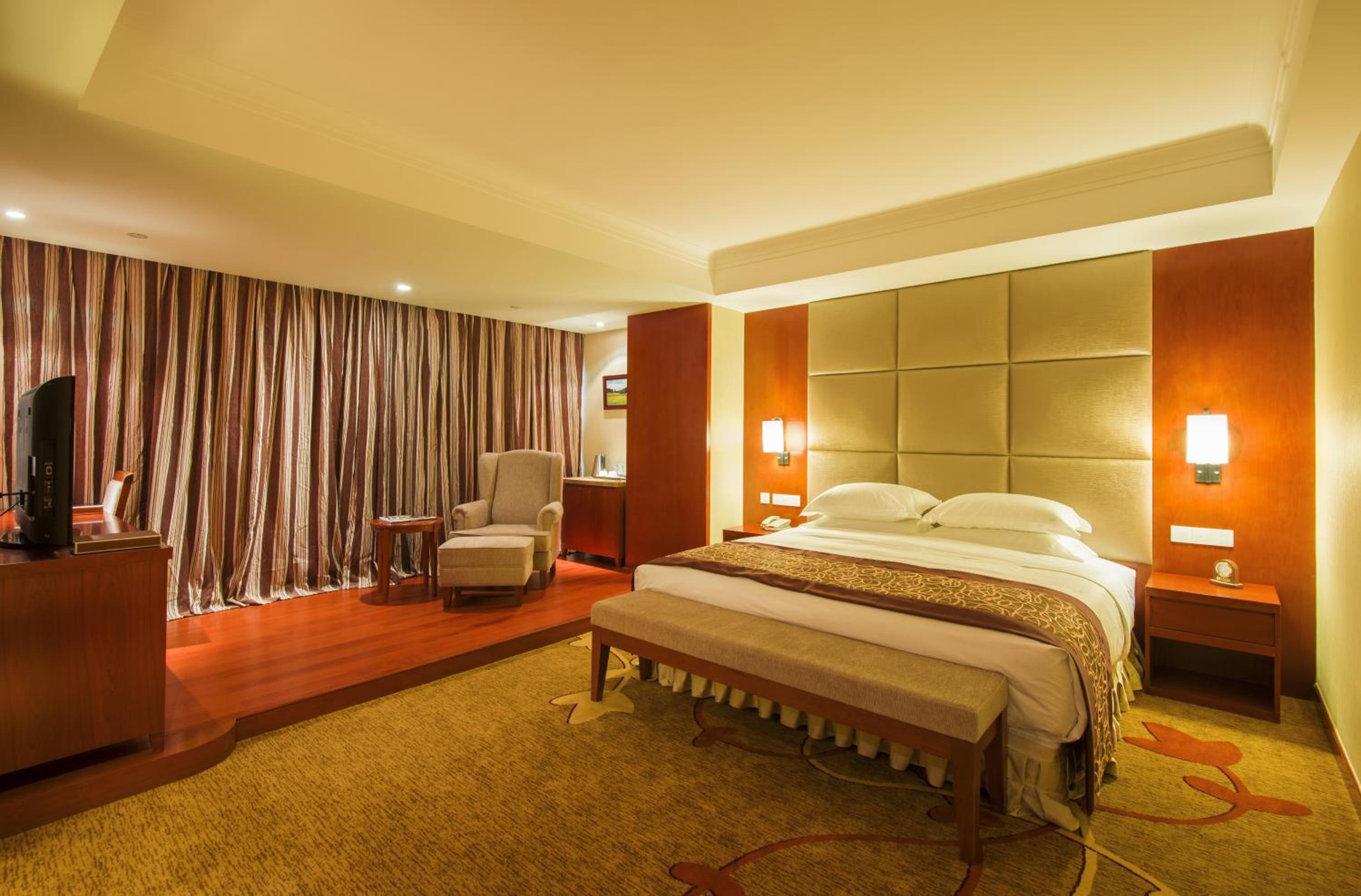 Deluxe King Room
