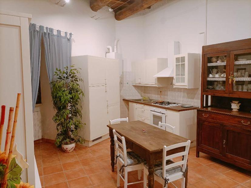 Double or Twin Room with Private Bathroom - Photo 10