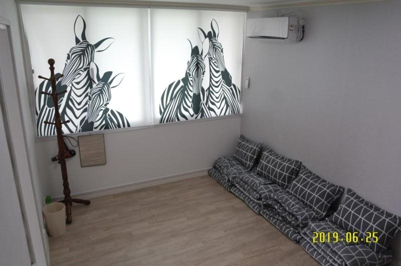 Family Room with Private Bathroom - Photo 8