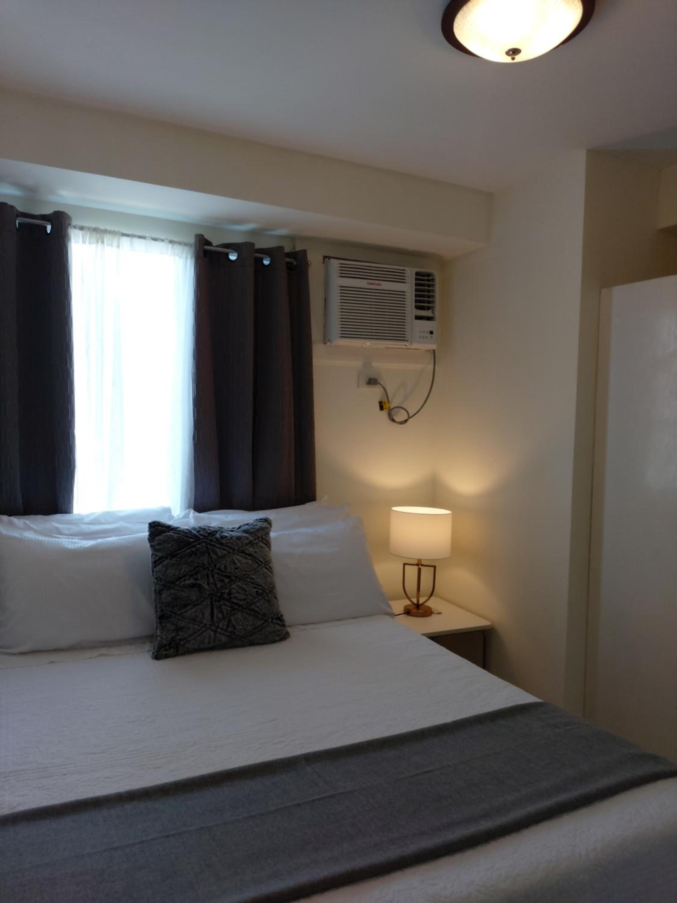 Two-Bedroom Apartment - Photo 2