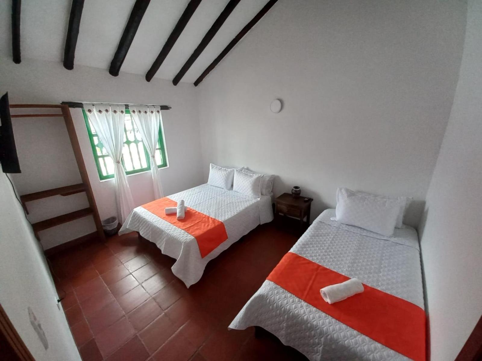 Basic Triple Room with Shared Bathroom