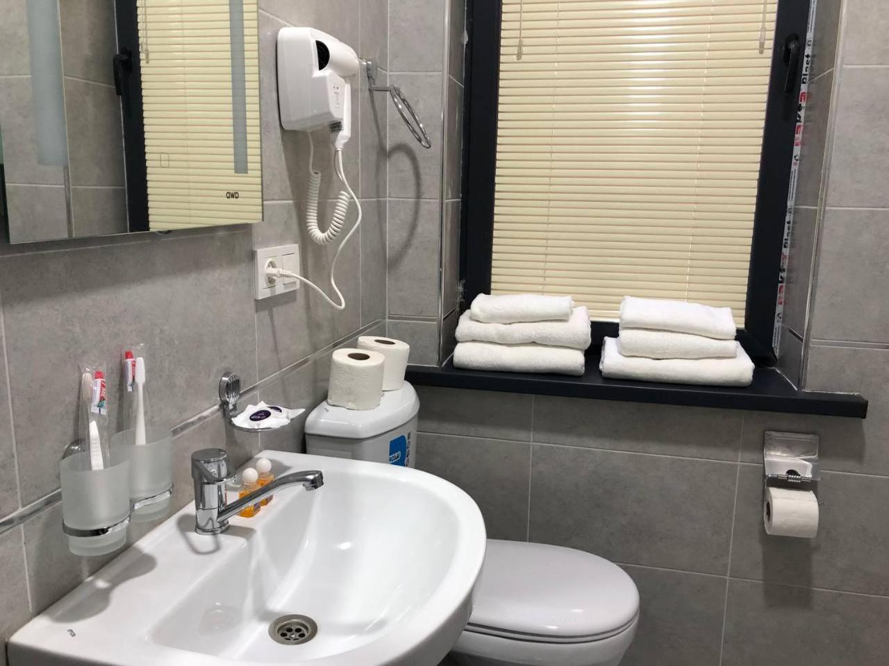 Twin Room with City View photo 3