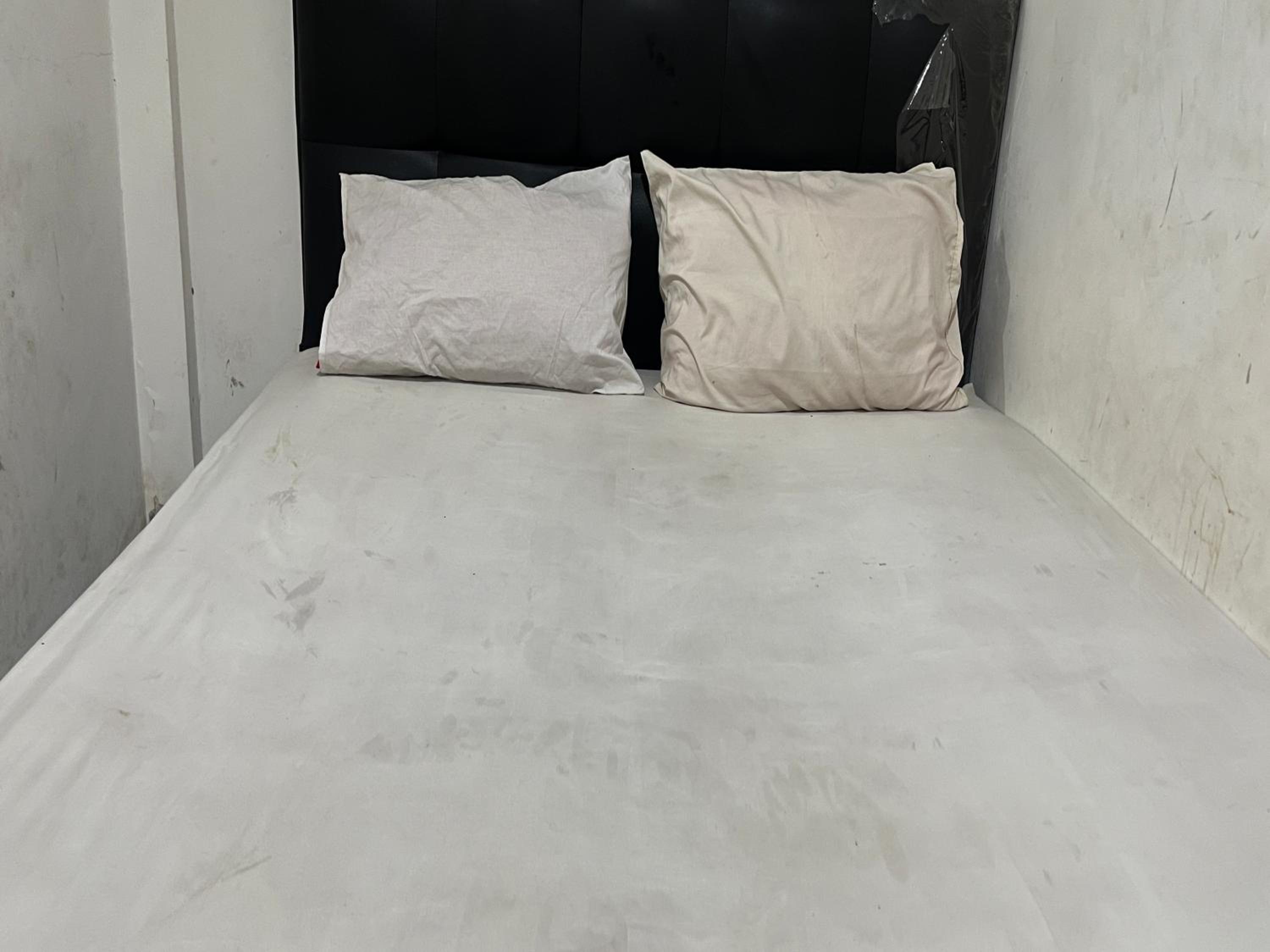 Budget Double Room - Photo 15